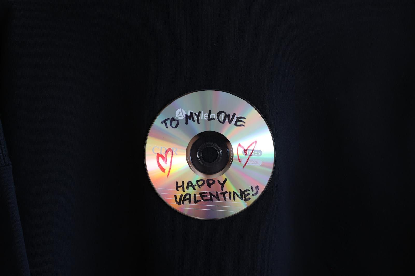 Balenciaga Balenciaga CD Valentine Hoodie Size US M / EU 48-50 / 2 - 2 Thumbnail