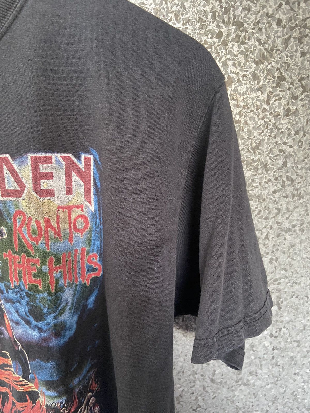 Band Tees 🔥 Vtg y2k Iron Maiden t shirt sun faded Size US M / EU 48-50 / 2 - 8 Thumbnail