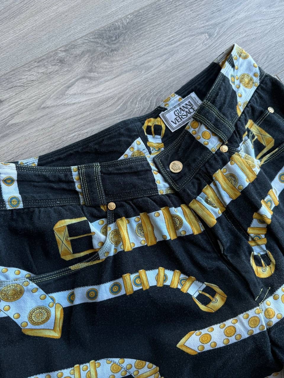 Versace Gianni Versace Vintage shorts Size US 31 - 4 Thumbnail
