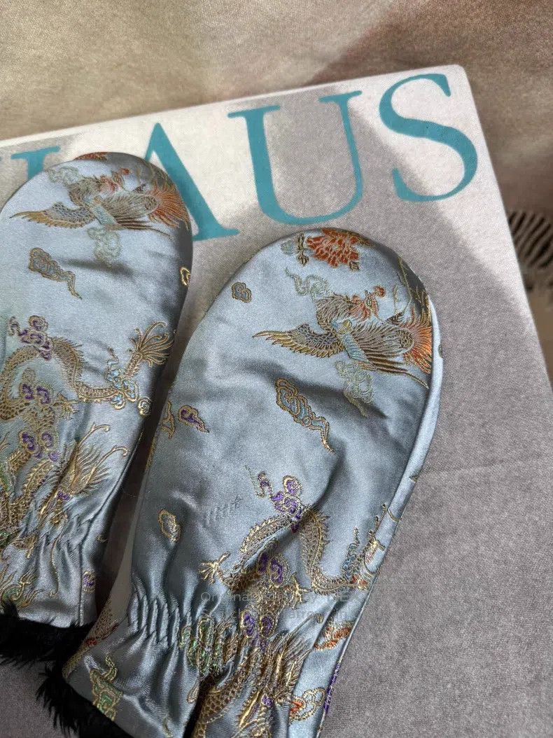 Undercover Undercover Palace Dragon and Phoenix Embroidered Gloves Size ONE SIZE - 2 Thumbnail