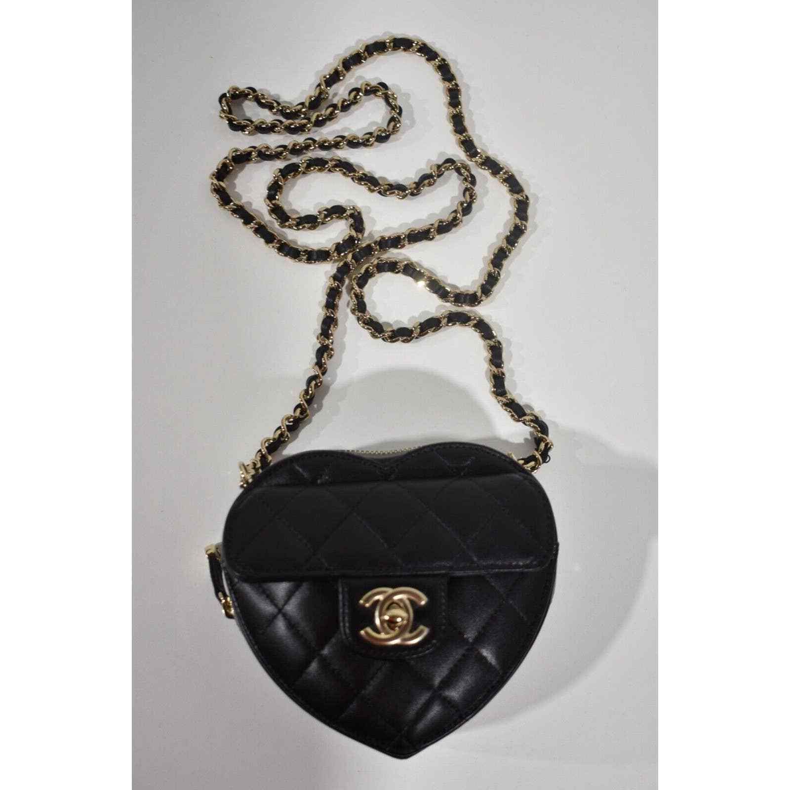 Chanel Chanel Runway Heart Quilted Chain Shoulder Crossbody Bag Size ONE SIZE - 4 Thumbnail