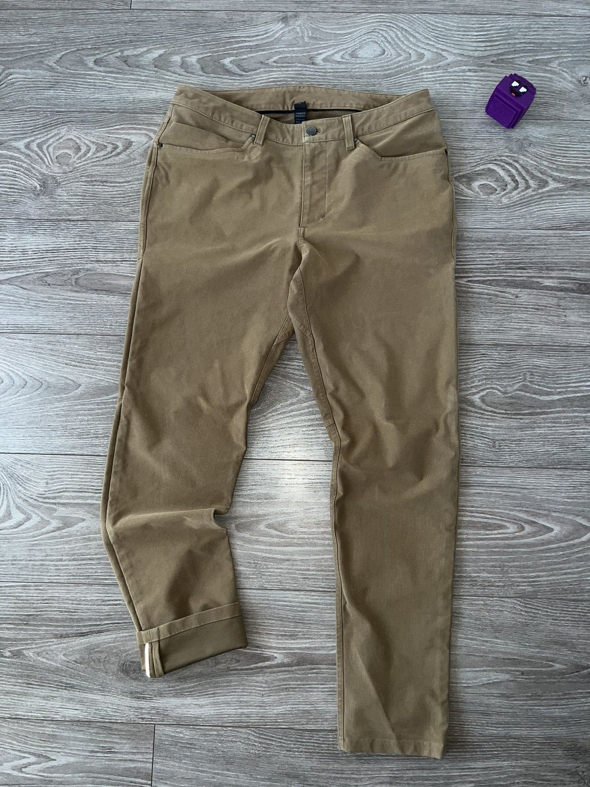 Lululemon Rare Lululemon Logo Secret Pocket Reflective Selvage Pants Size US 33 - 1 Thumbnail