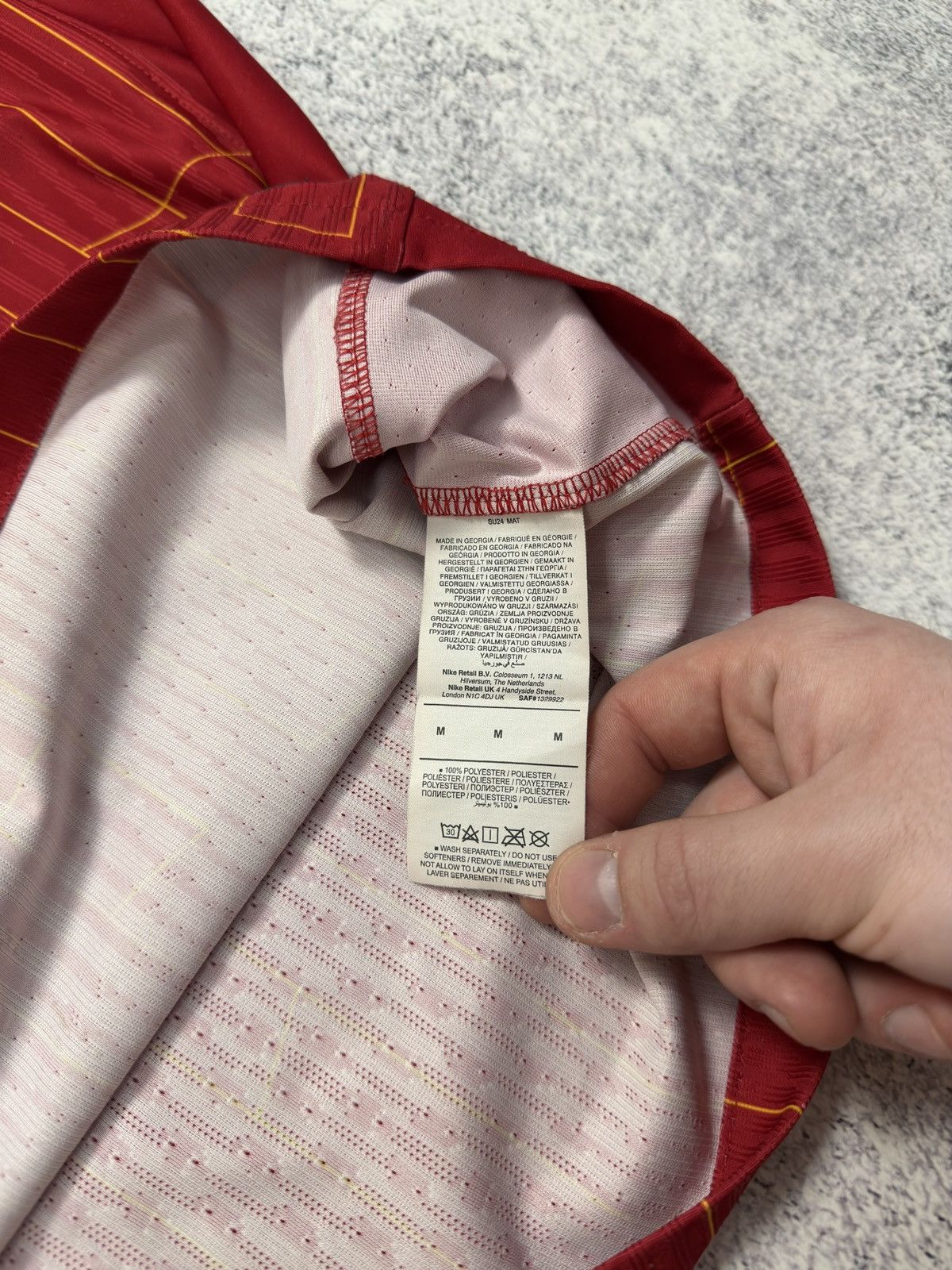Nike Nike Liverpool 2024/25 Home Football Shirt Soccer Jersey Size US M / EU 48-50 / 2 - 8 Thumbnail