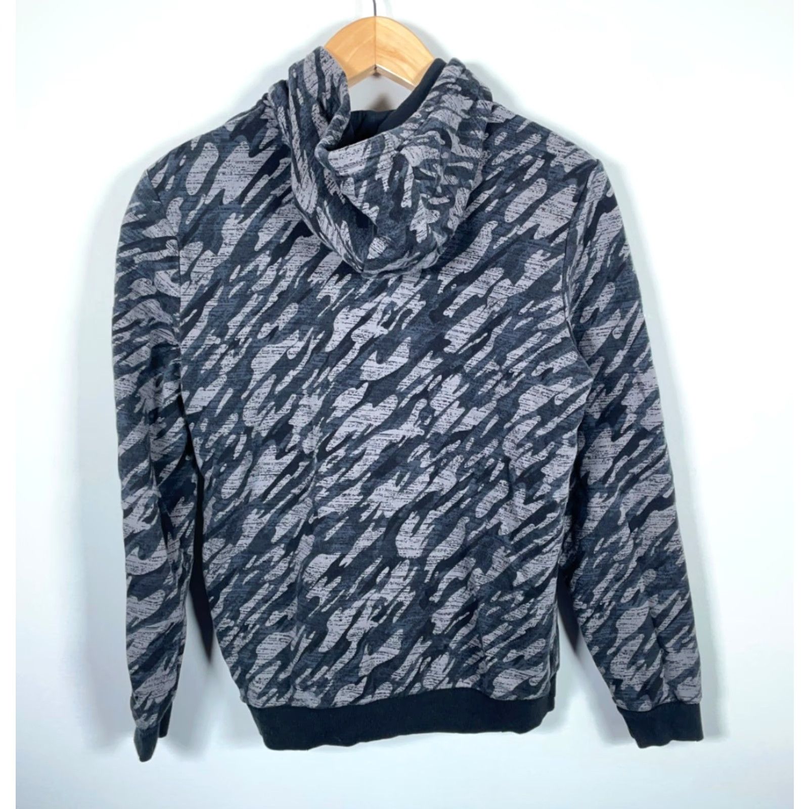 Under Armour Under Armour Camouflage Full Zip Hoodie Mens Medium Gray Cotton-Polyester Fleece Regular Loose Fit Sweatshirt Size US M / EU 48-50 / 2 - 2 Thumbnail