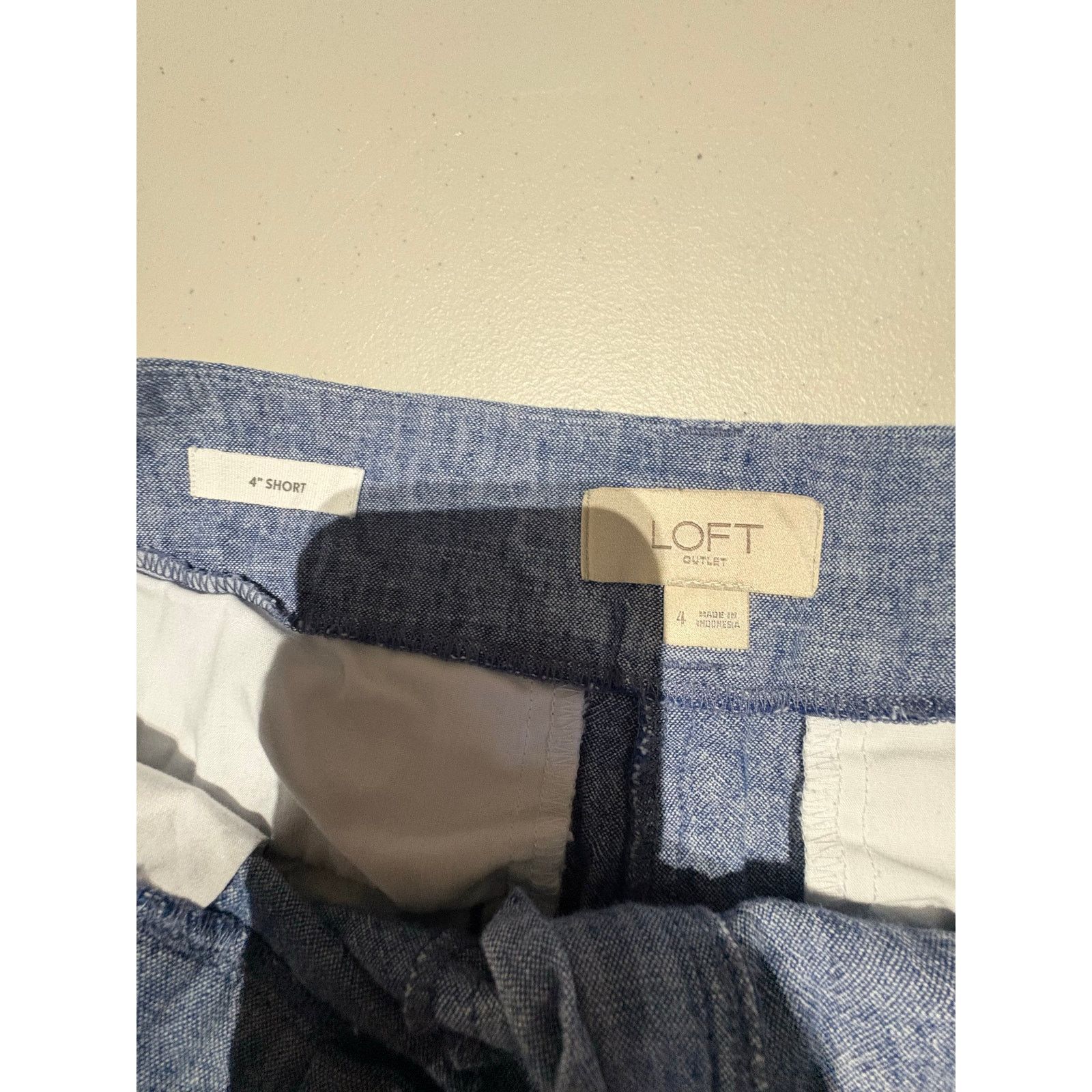Loft LOFT Outlet Women’s Scalloped Chambray Shorts Blue Size 4 Size 27" / US 4 / IT 40 - 4 Thumbnail