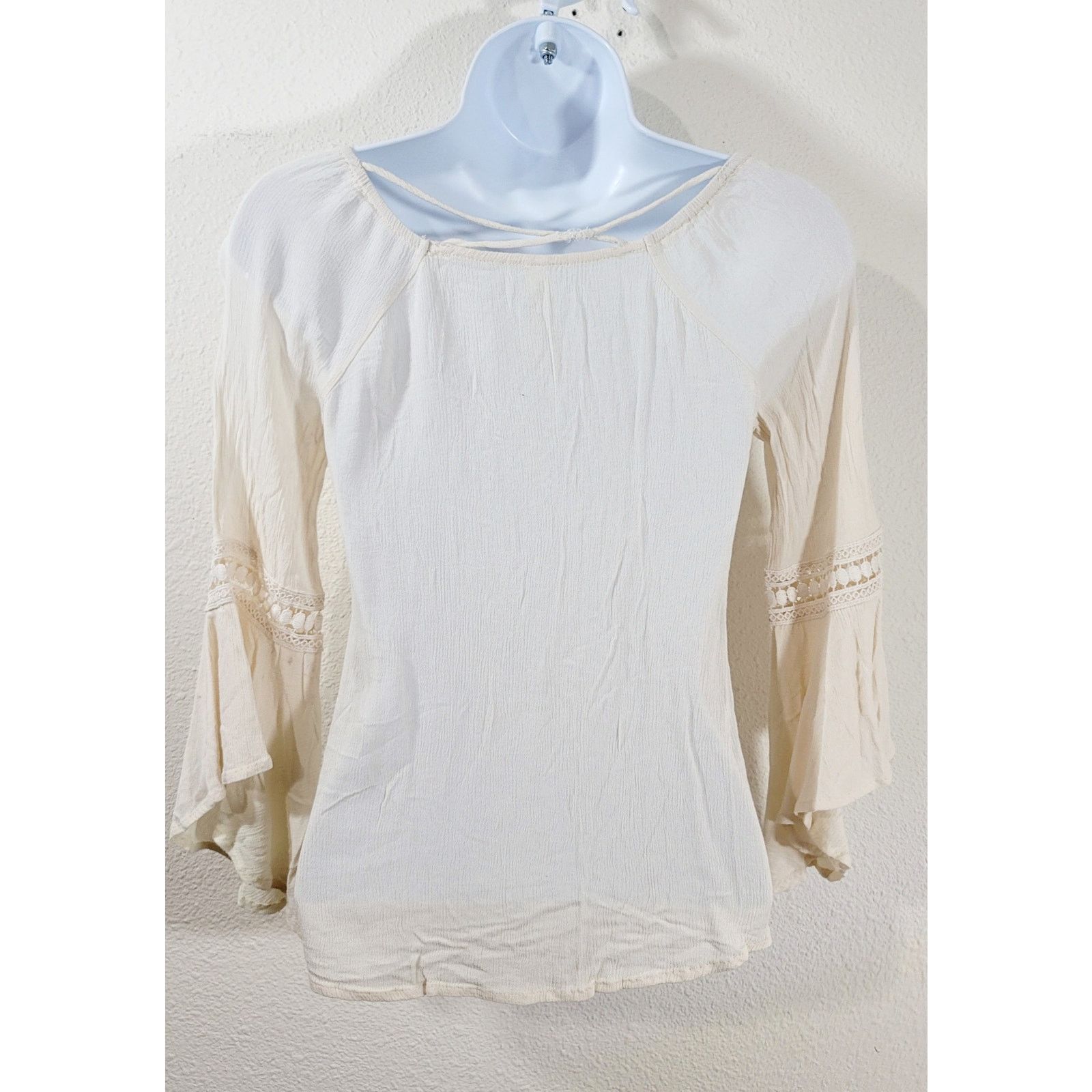 Other Knit Works Cream Blue Embroidered Boho Top Medium Size M / US 6-8 / IT 42-44 - 2 Thumbnail