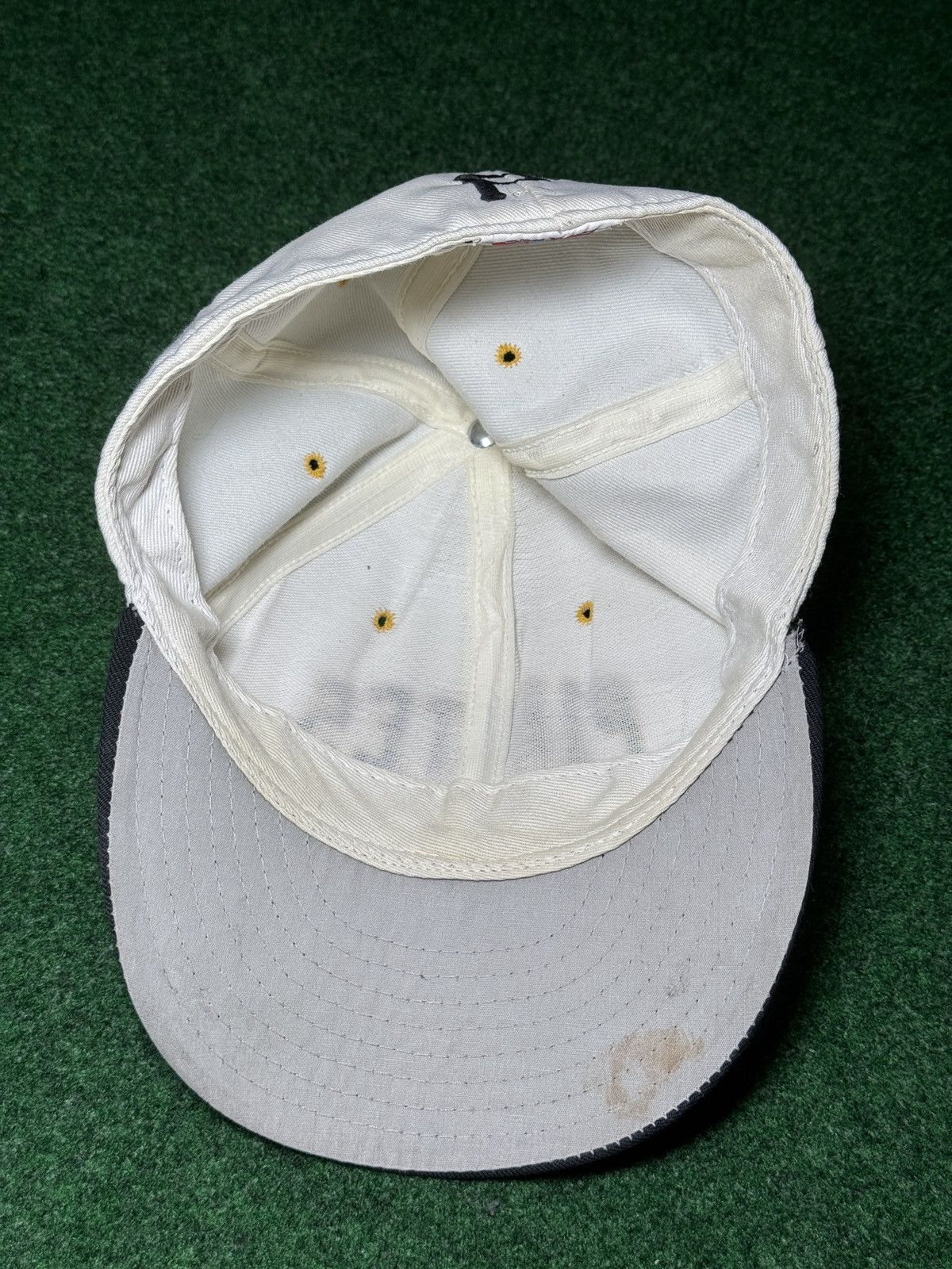 Vintage Vintage 90s Pittsburgh Pirates Fitted 7 1/4 Baseball Hat Size ONE SIZE - 5 Thumbnail