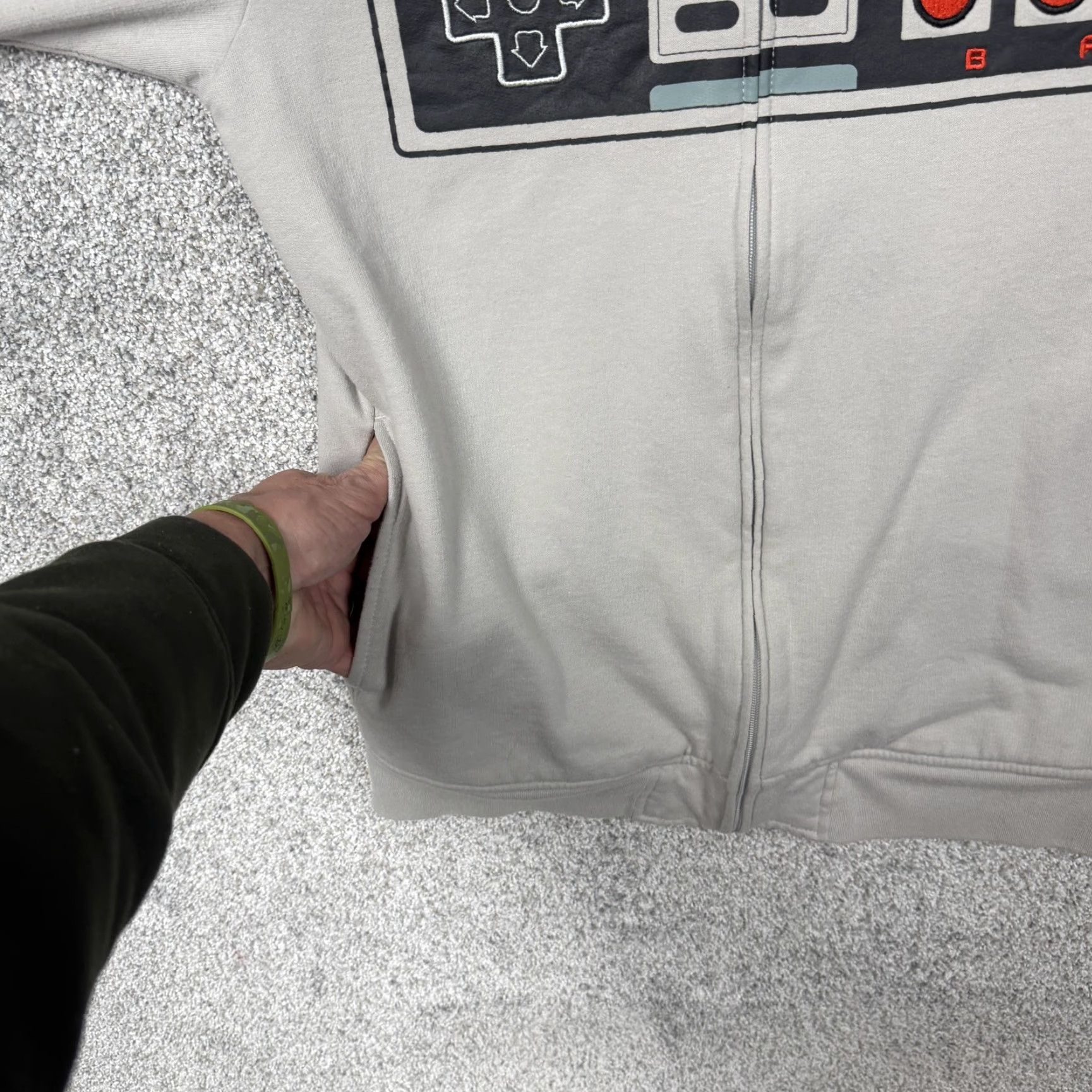Nintendo Nintendo Sweatshirt Mens Medium Gray NES Controller Full Zip Fleece Retro Gaming - Graphic Print, Pockets, Zip Closure, 80s Geek Nerd Theme Size US M / EU 48-50 / 2 - 5 Thumbnail