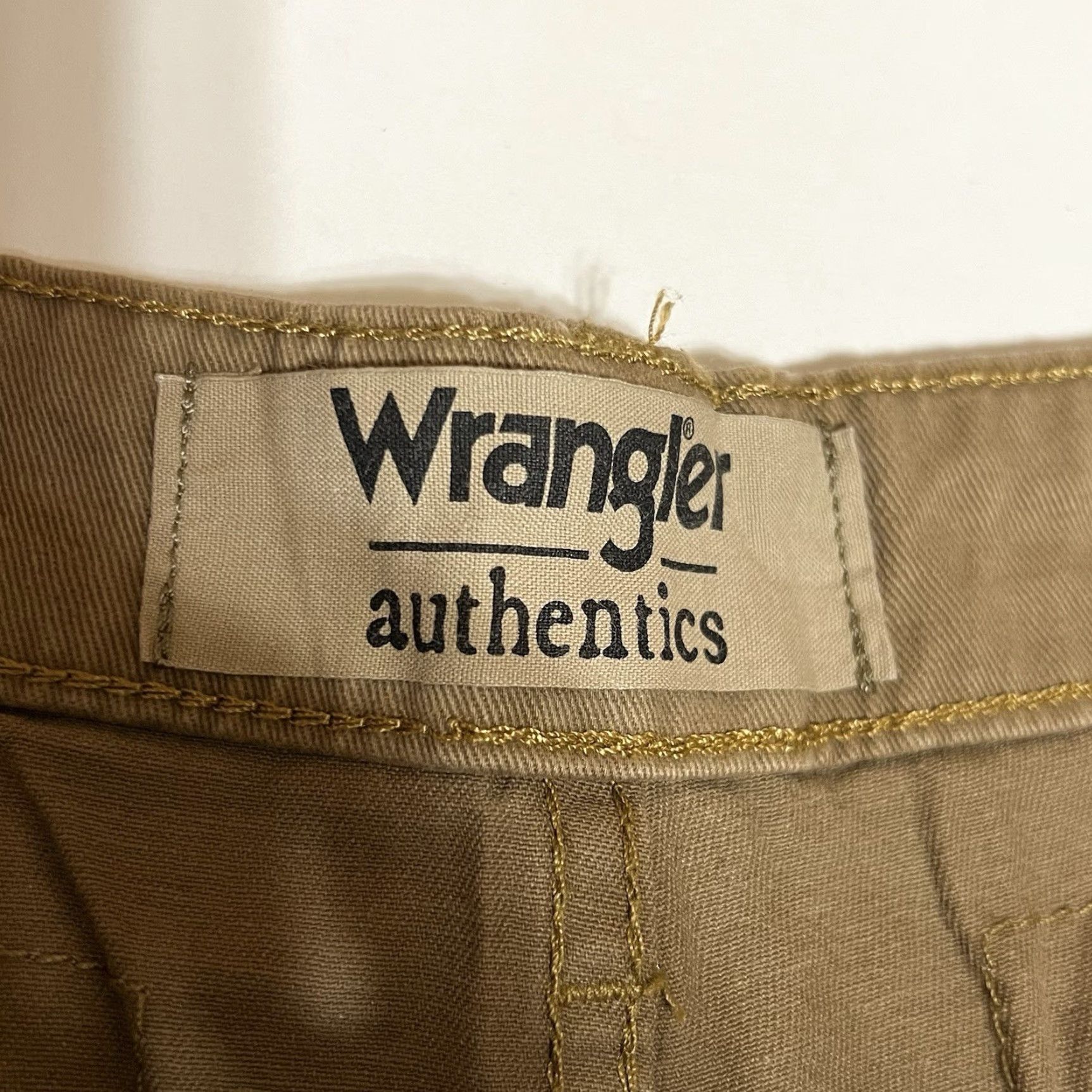 Wrangler Wrangler Authentics Mens Cargo Shorts Size 40 Brown NWT Size US 40 / EU 56 - 6 Thumbnail