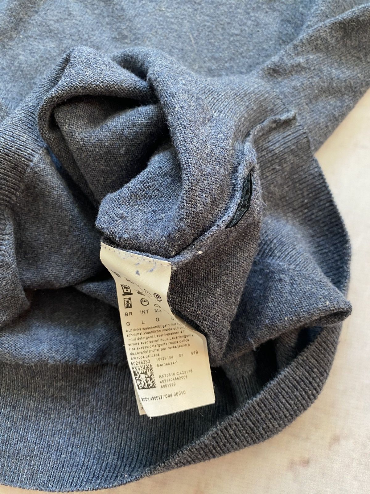 Hugo Boss × Vintage Luxury Hugo Boss V Collar Blue Sweater Size US L / EU 52-54 / 3 - 6 Thumbnail