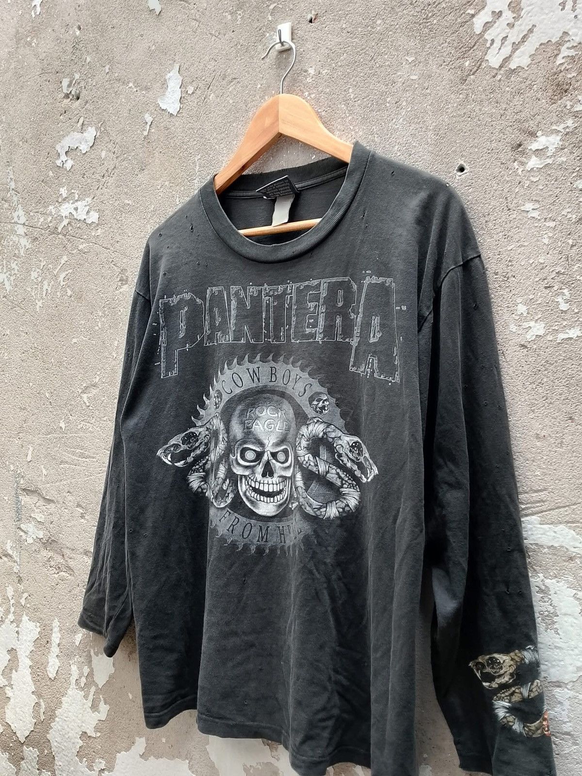 Band Tees 🔥 Pantera “Cowboys From Hell” Skull Snake Distressed LS Tee Size US M / EU 48-50 / 2 - 9 Thumbnail