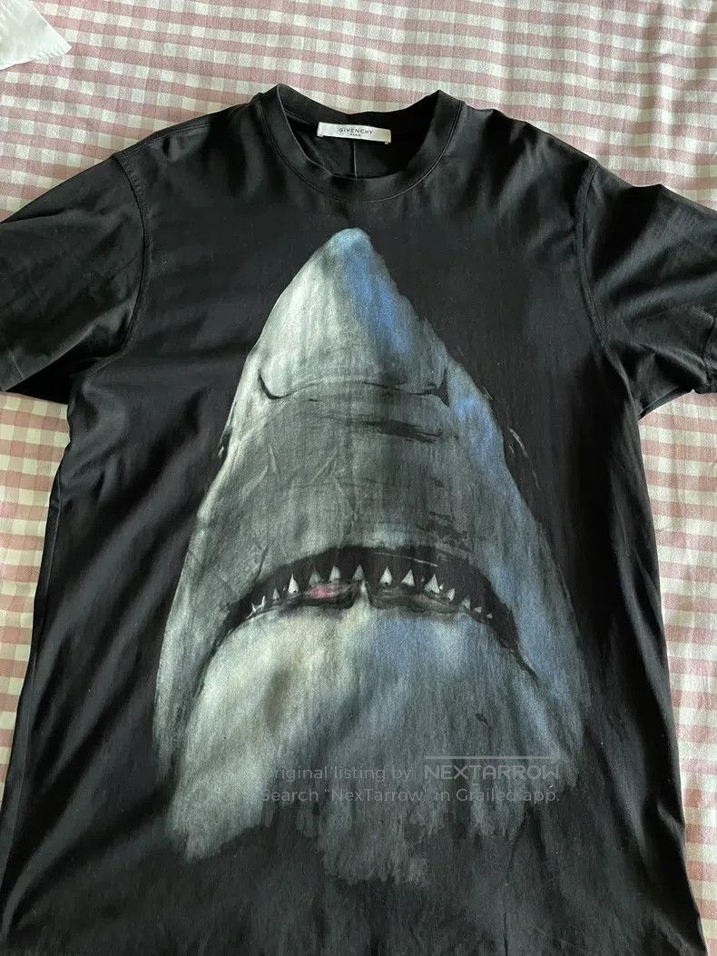 Givenchy Givenchy Shark Short Sleeve Size US XXS / EU 40 - 1 Thumbnail