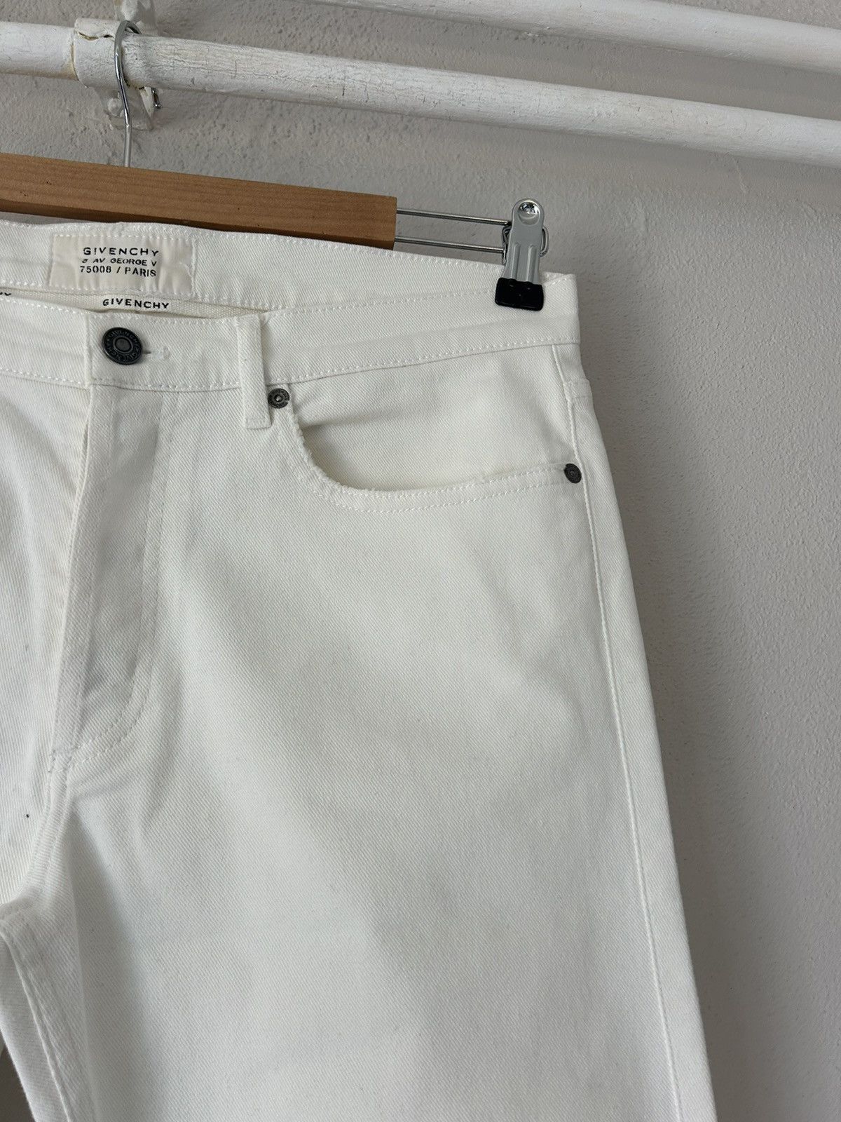 Givenchy White Distressed Ripped Knee Jeans Size US 32 / EU 48 - 3 Thumbnail