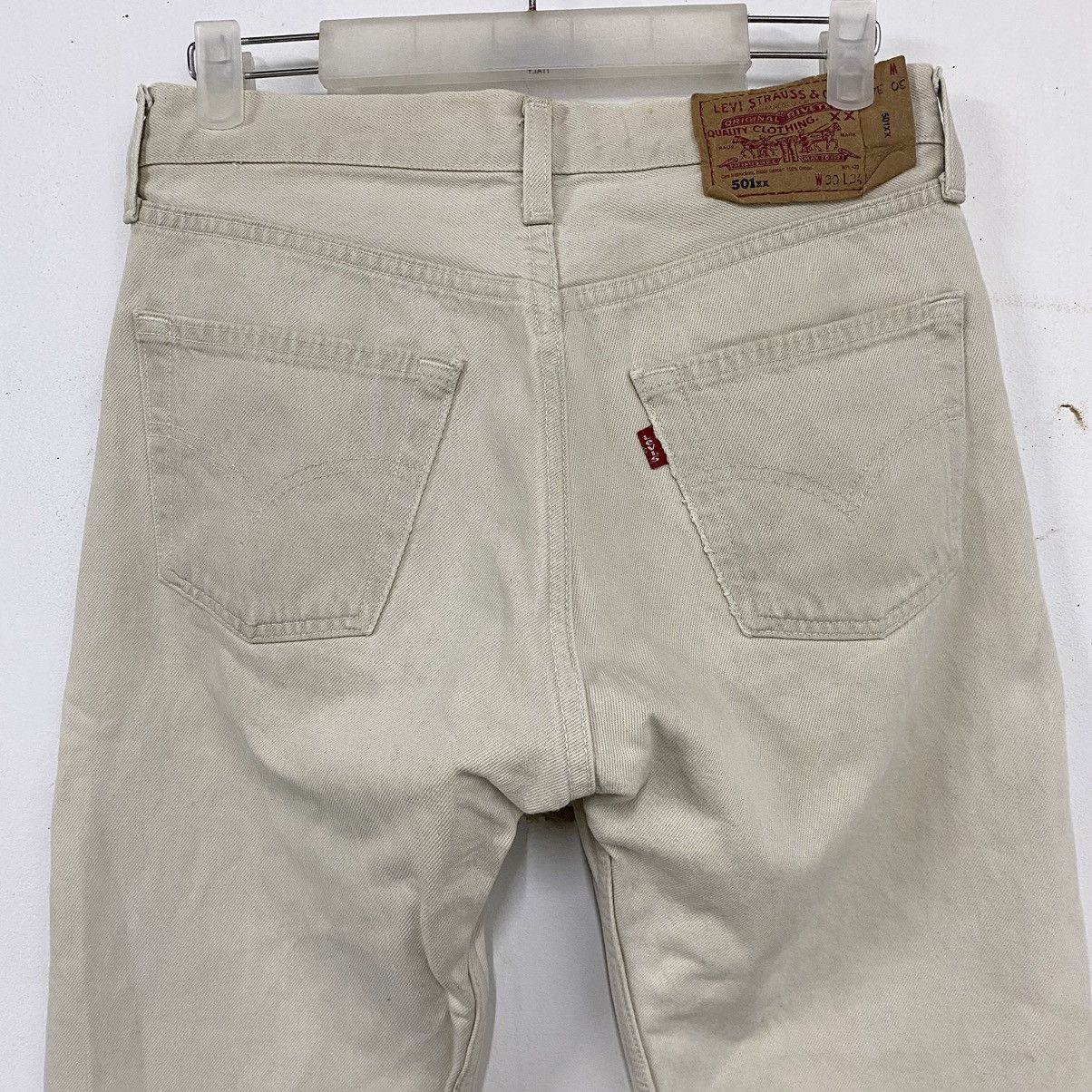 Levi's Vintage Clothing Vintage Levis 501xx Made in U.K Size US 30 / EU 46 - 3 Thumbnail