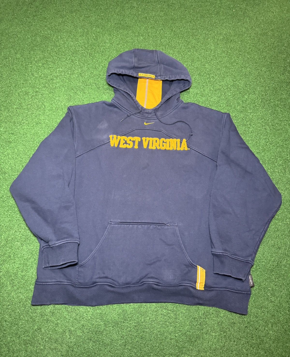 Other Vintage Nike Center Check West Virginia WVU 2XL Y2K Hoodie Size US XXL / EU 58 / 5 - 1 Thumbnail