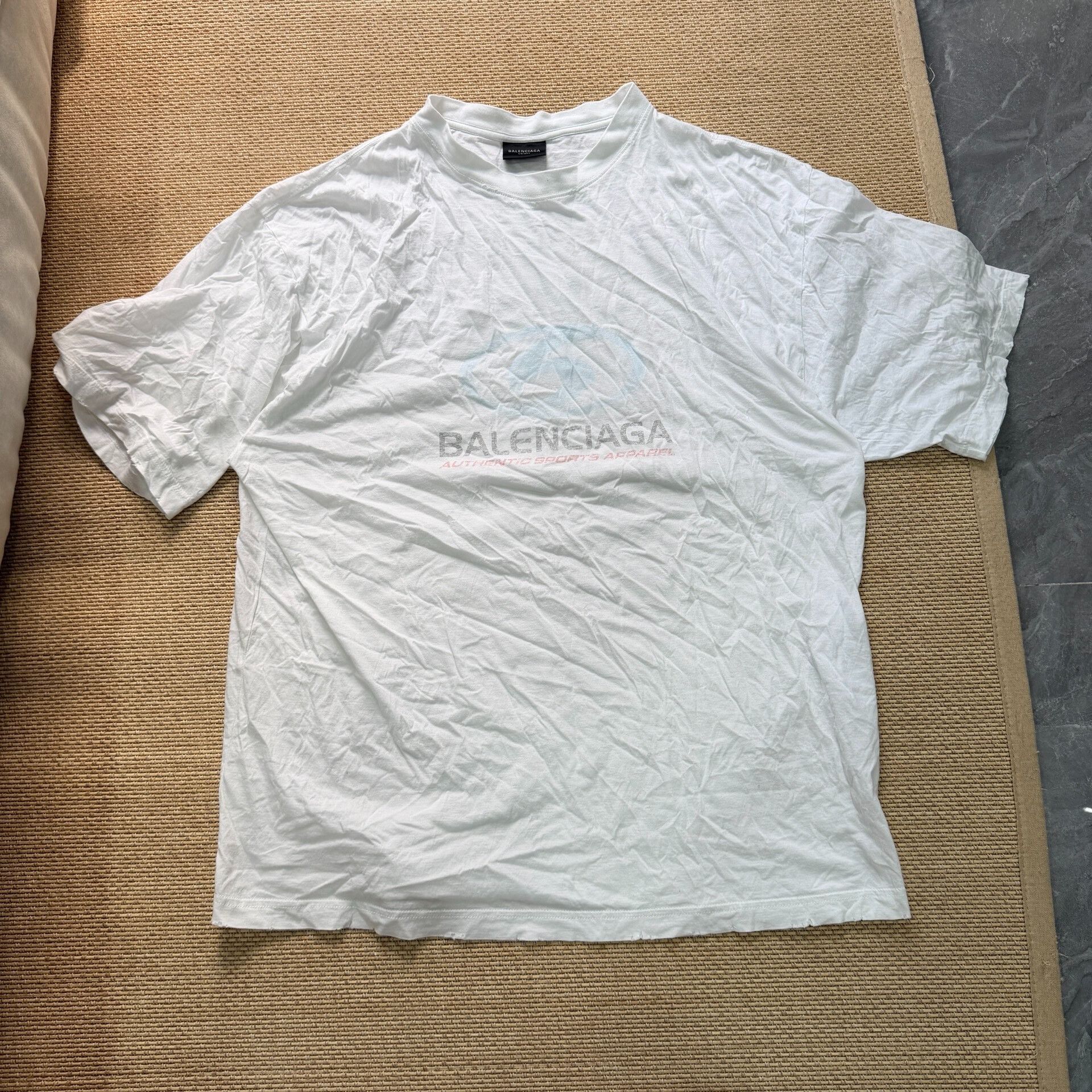 Balenciaga Balenciaga Vintage White Short Sleeve T-Shirt Size US S / EU 44-46 / 1 - 1 Thumbnail