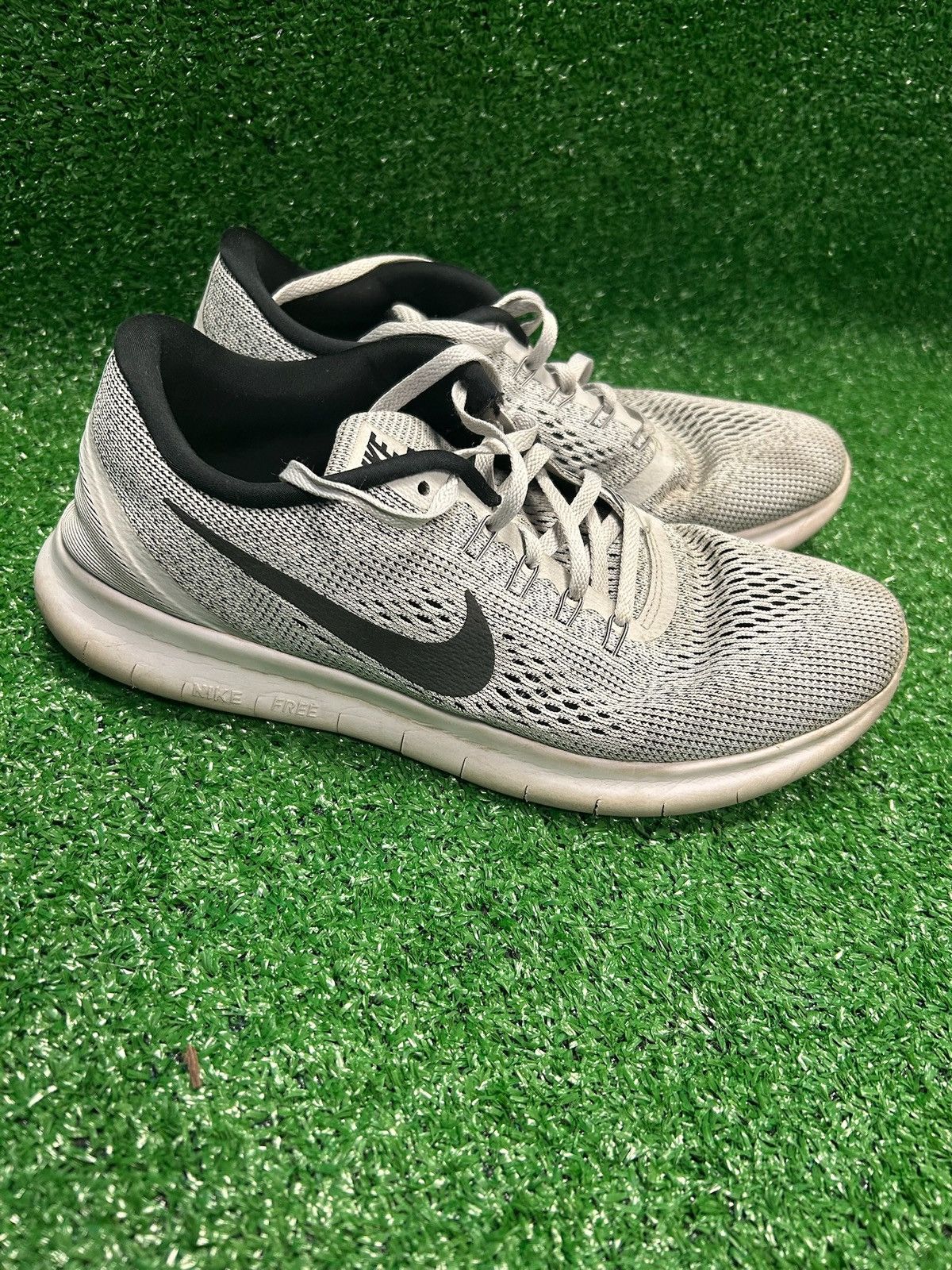 Nike Women’s size 9.5 Nike White Free Rn Pure Platinum 831509-101 Size US 9.5 / IT 39.5 - 4 Thumbnail