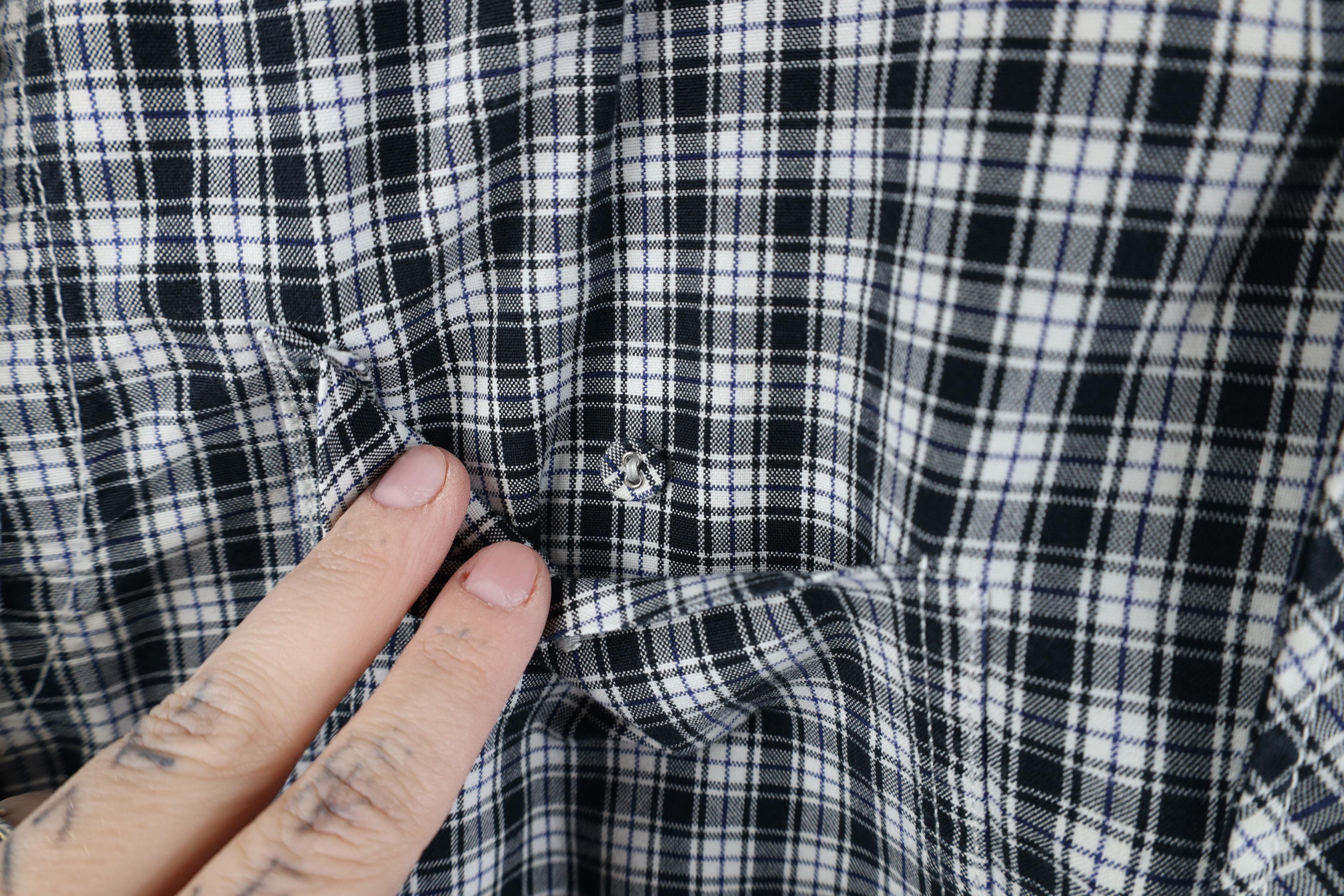 Vintage WESC Streetwear Pocket Collared Button Shirt Black Plaid Size US S / EU 44-46 / 1 - 5 Thumbnail
