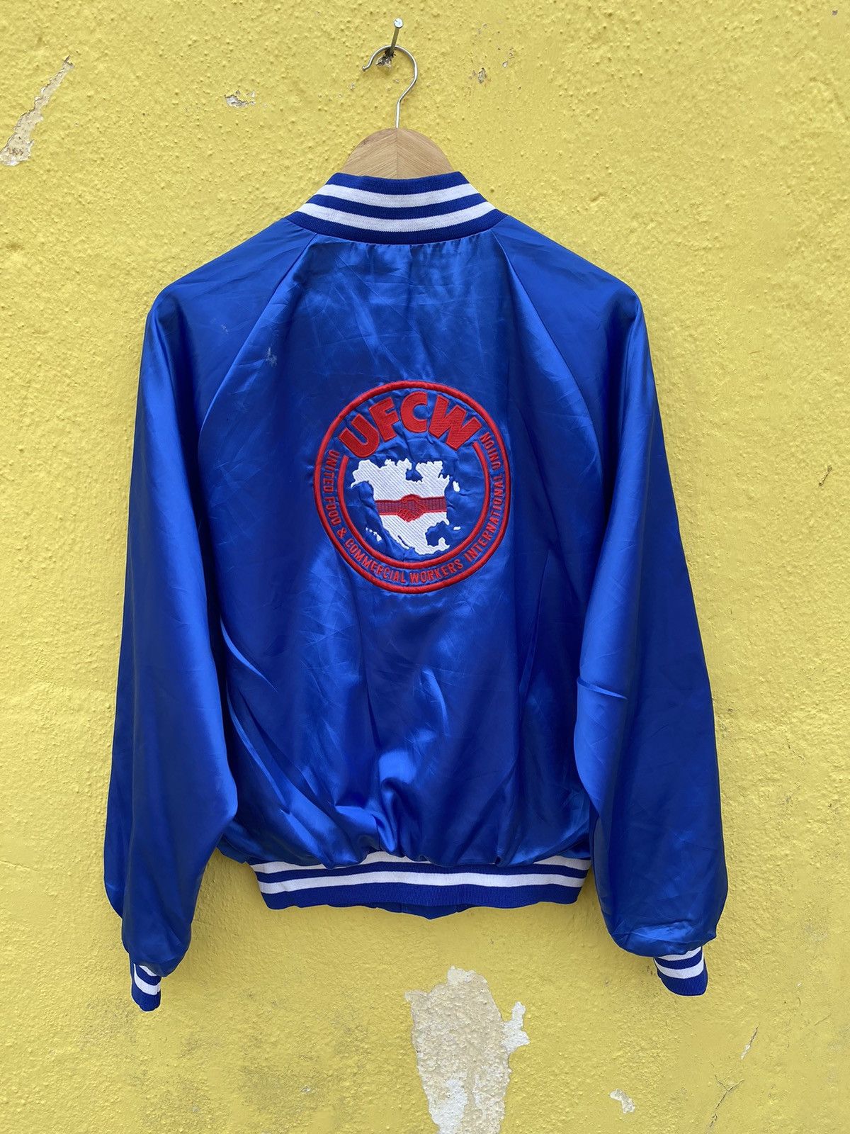Vintage Vintage UFCW san diego satin varsity jacket Size US L / EU 52-54 / 3 - 10 Thumbnail