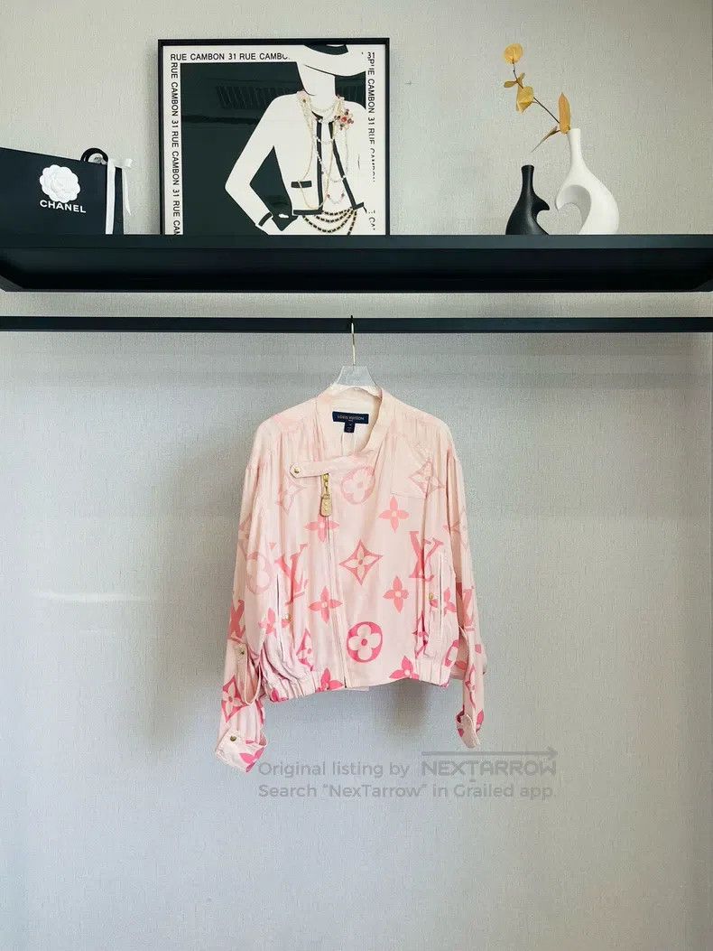 Louis Vuitton Louis Vuitton Pink presbyopic bomber jacket Size XXS / US 00 / IT 34 - 1 Thumbnail