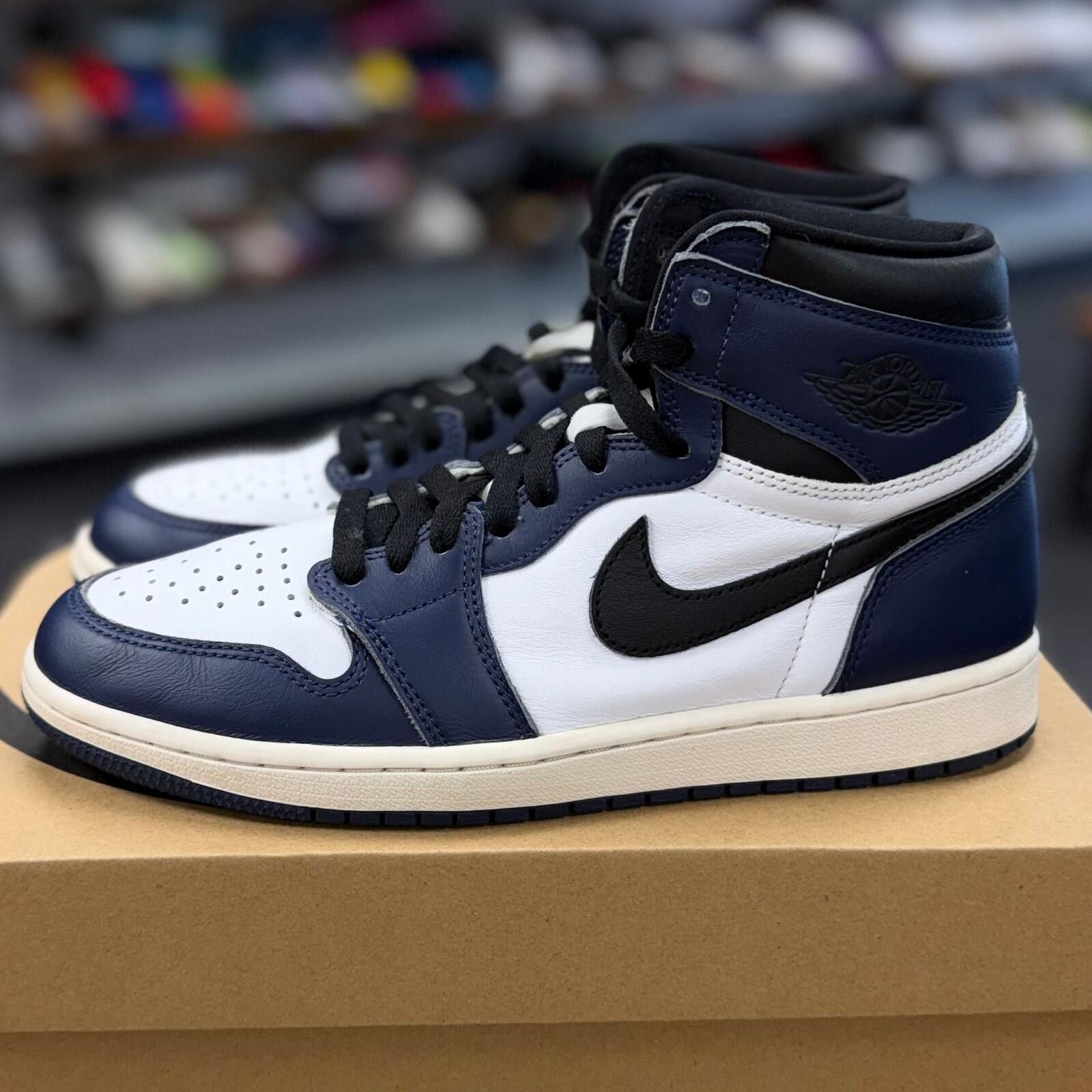 Jordan Brand Jordan 1 Retro High OG Midnight Navy - Preowned Size ONE SIZE - 3 Thumbnail