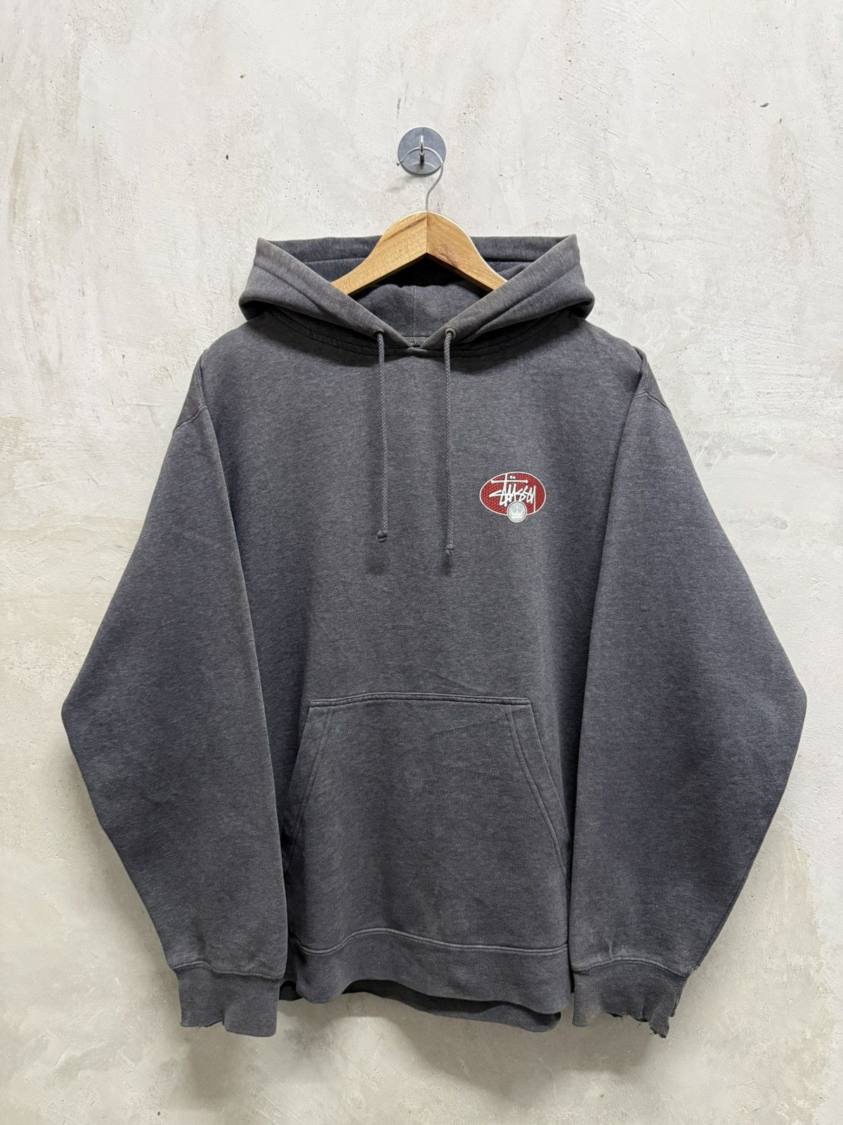 Stussy Vintage Distressed Stussy Crown Oval Logo Hoodie Size US L / EU 52-54 / 3 - 3 Thumbnail