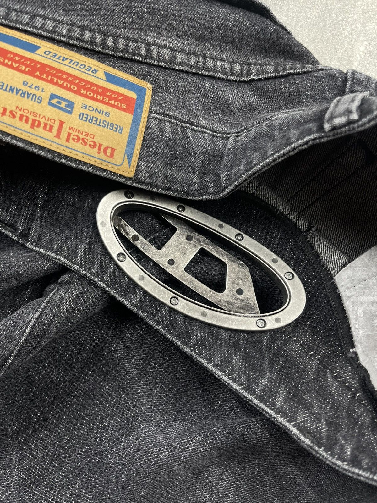 Diesel Diesel Industry Dark Bootcut Jeans Metal Logo Belt Buckle Size 28" / US 6 / IT 42 - 9 Thumbnail