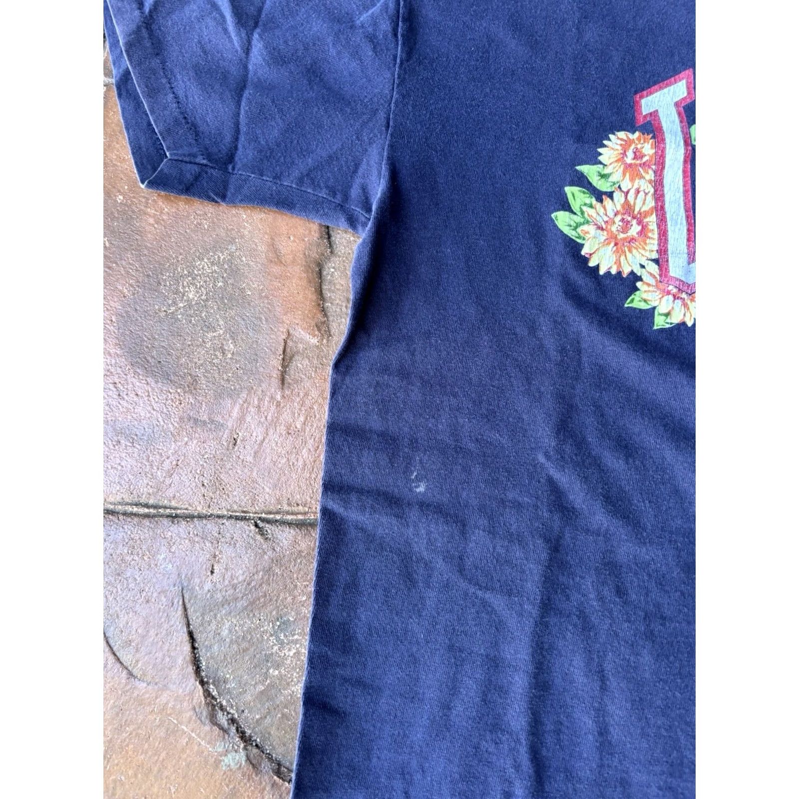 Vintage VINTAGE Sasson USA Flower T Shirt M Men Blue Cotton Crew Neck Short Sleeve USA Size US M / EU 48-50 / 2 - 5 Thumbnail
