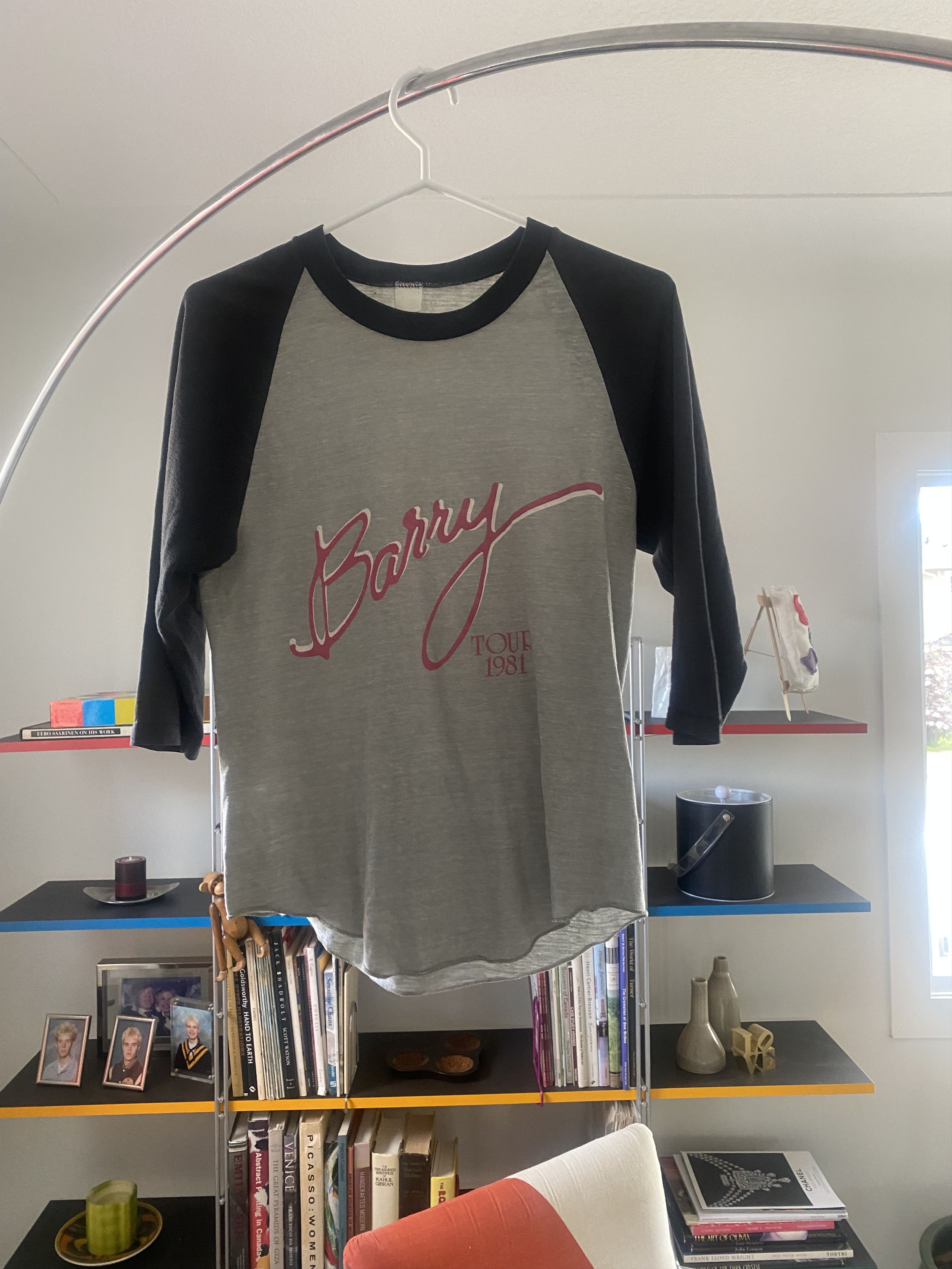 Vintage 1981 Barry Manilow Tour Tee Size US S / EU 44-46 / 1 - 1 Thumbnail