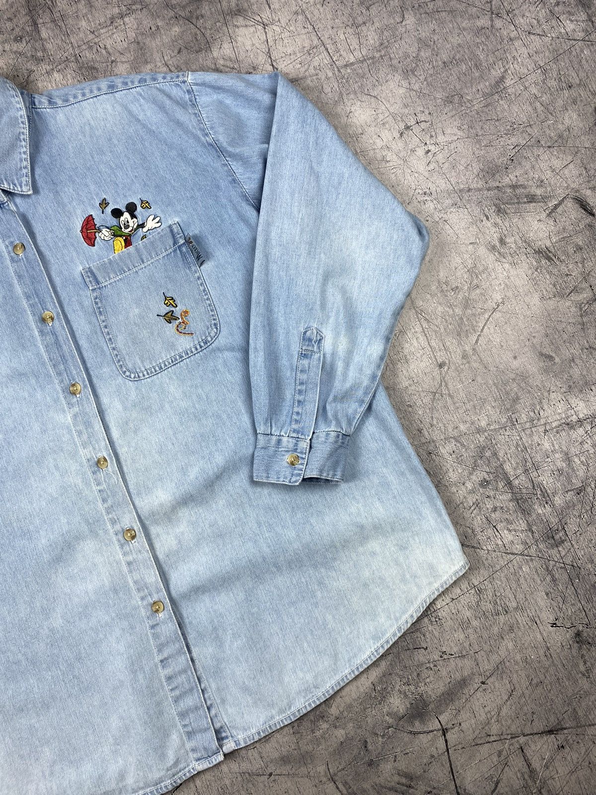 Disney Vintage Disney Mickey Mouse Denim Button Up Shirts Size US L / EU 52-54 / 3 - 4 Thumbnail
