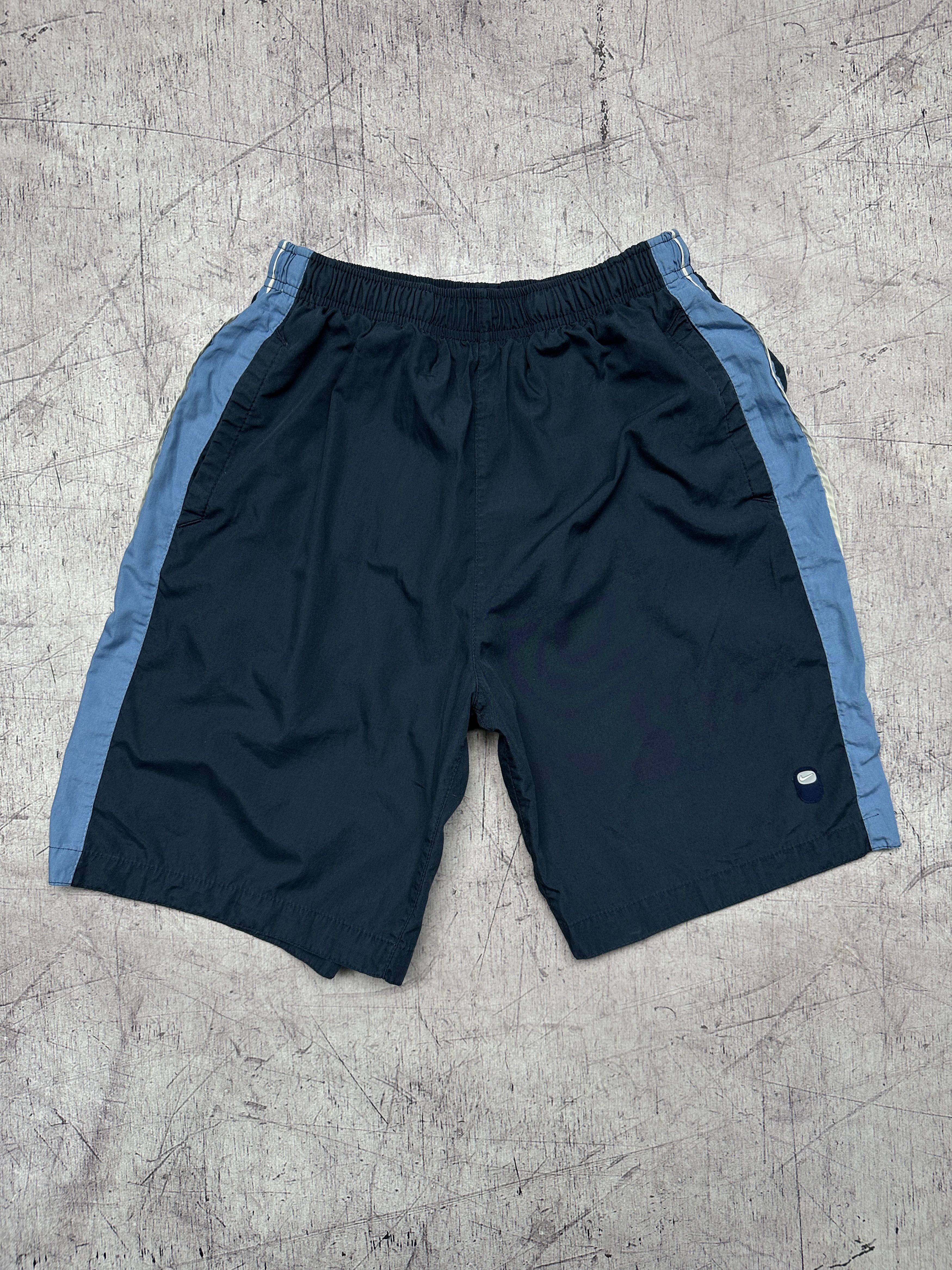 Nike Nike Vintage Mens Nylon Shorts Size US 32 / EU 48 - 1 Thumbnail