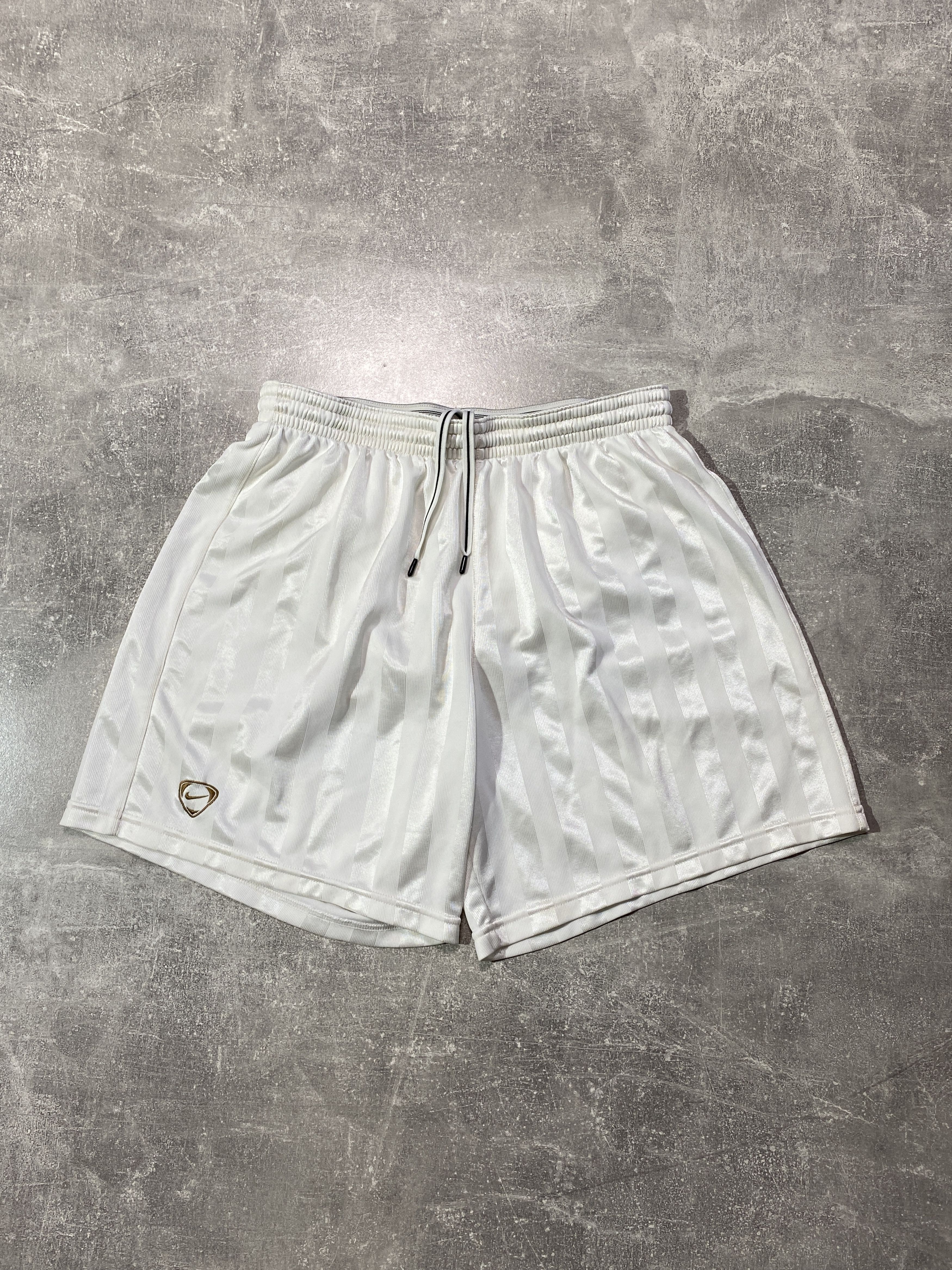 Nike Vintage Y2K Nike Striped Shorts Size US 32 / EU 48 - 1 Thumbnail