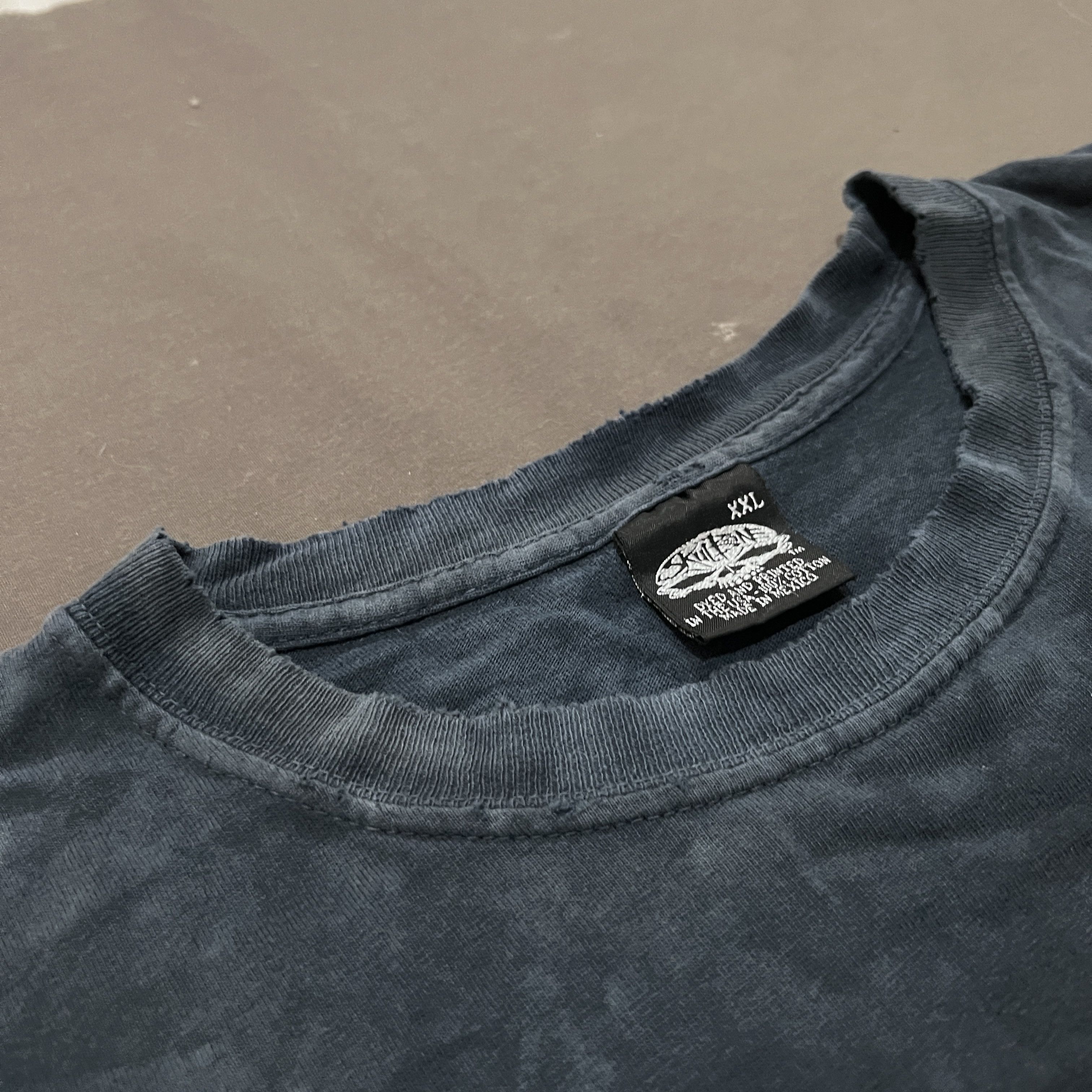 Vintage Vintage Y2K Skullbone Bat Tee Distressed Faded Thrashed 2XL Size US XXL / EU 58 / 5 - 12 Thumbnail