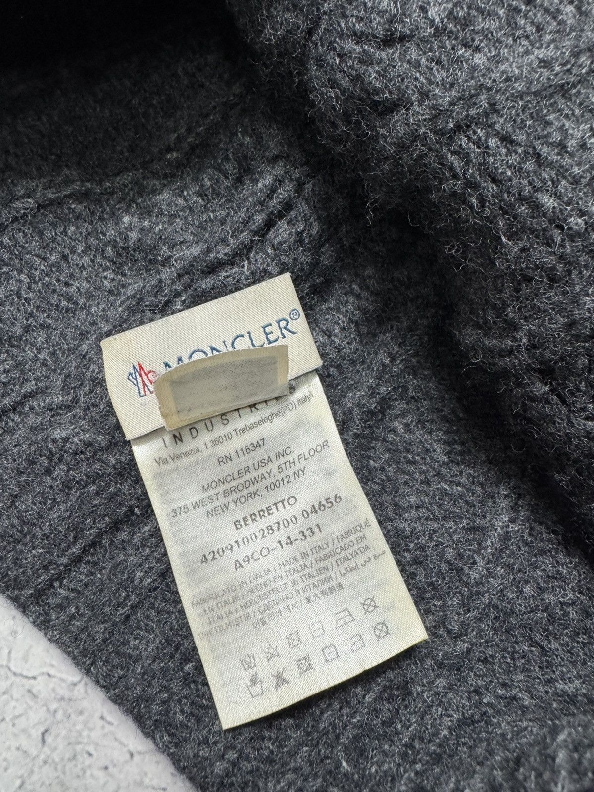 Moncler Moncler Berretto Luxury Rare Hat Made In Italy Size ONE SIZE - 5 Thumbnail