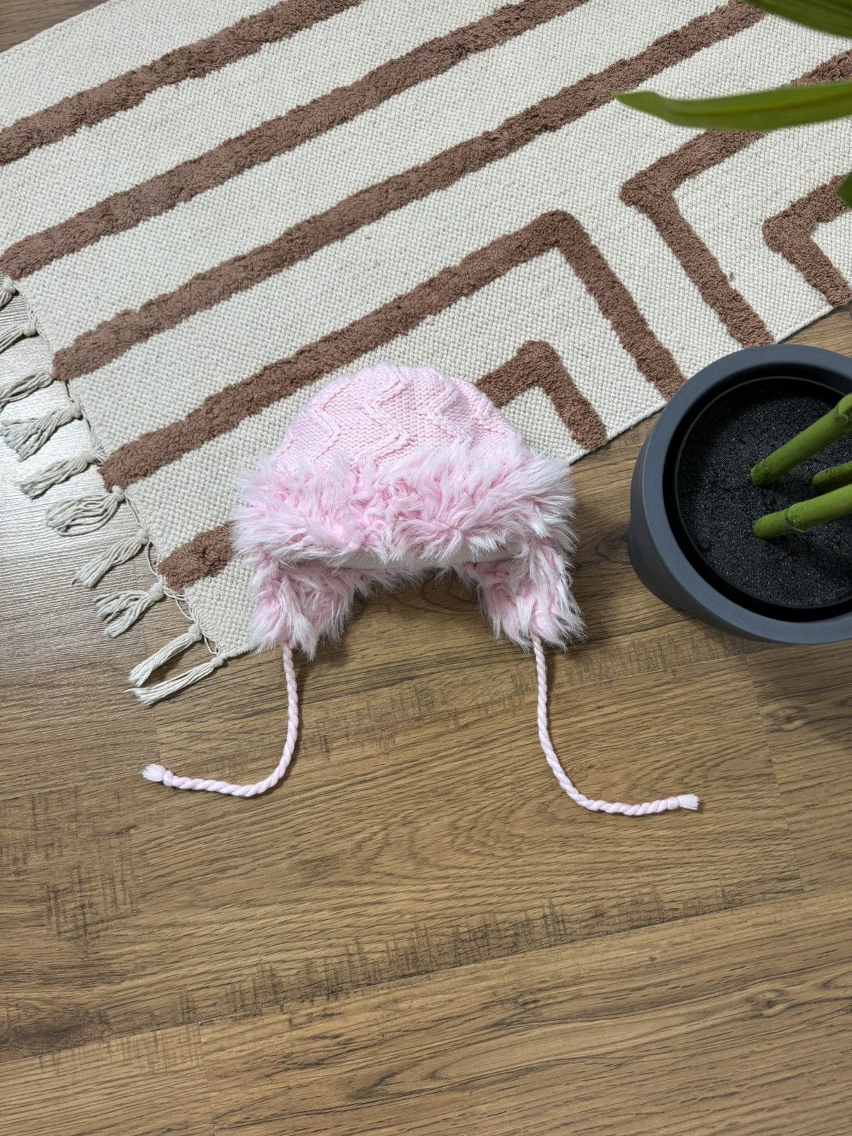 Vintage CUTE Y2K FLUFFY FUR MOHAIR USHANKA KNITTED PINK AVIATOR HAT Size ONE SIZE - 2 Thumbnail