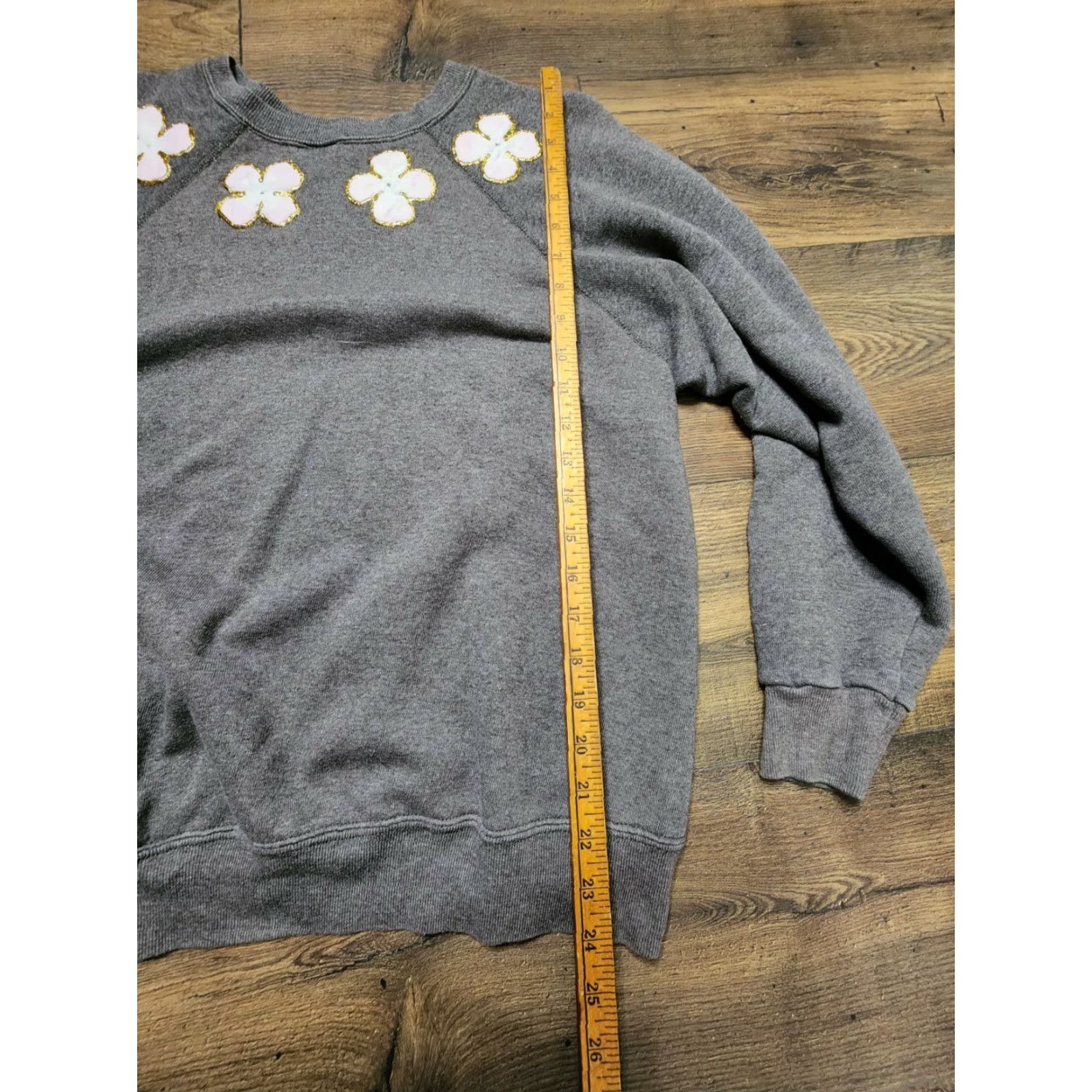 Tultex VINTAGE Tultex USA Crewneck Sweatshirt Womens L Gray Floral Puff Paint Pullover Activewear Size L / US 10 / IT 46 - 3 Thumbnail