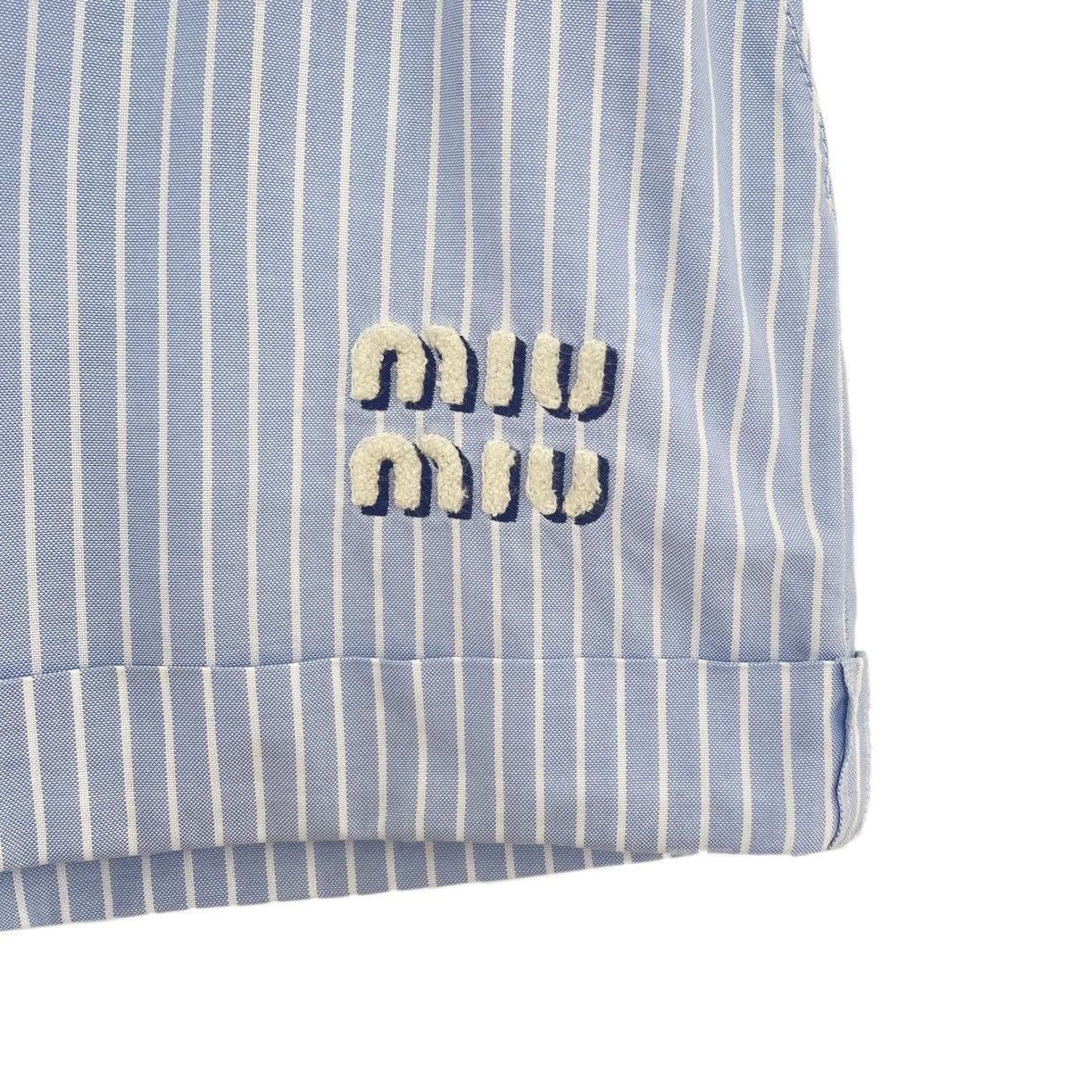 Miu Miu Miu Miu Striped Embroidered Logo Elastic Waist Shorts K26WX Size 28" / US 6 / IT 42 - 4 Thumbnail