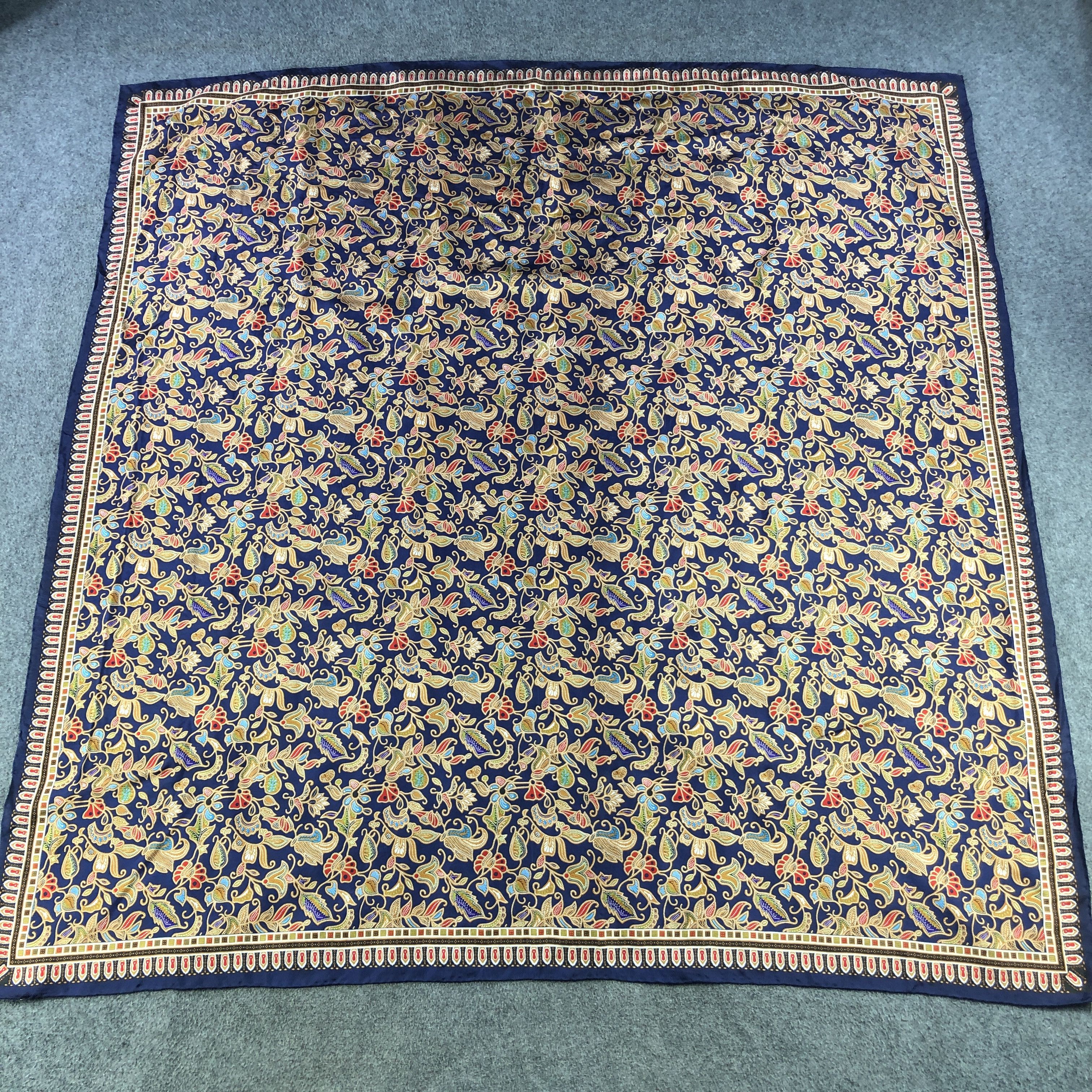 Japanese Brand Avant Garde Paisley Hand Rolled Silk Scarf M1087 Size ONE SIZE - 2 Thumbnail
