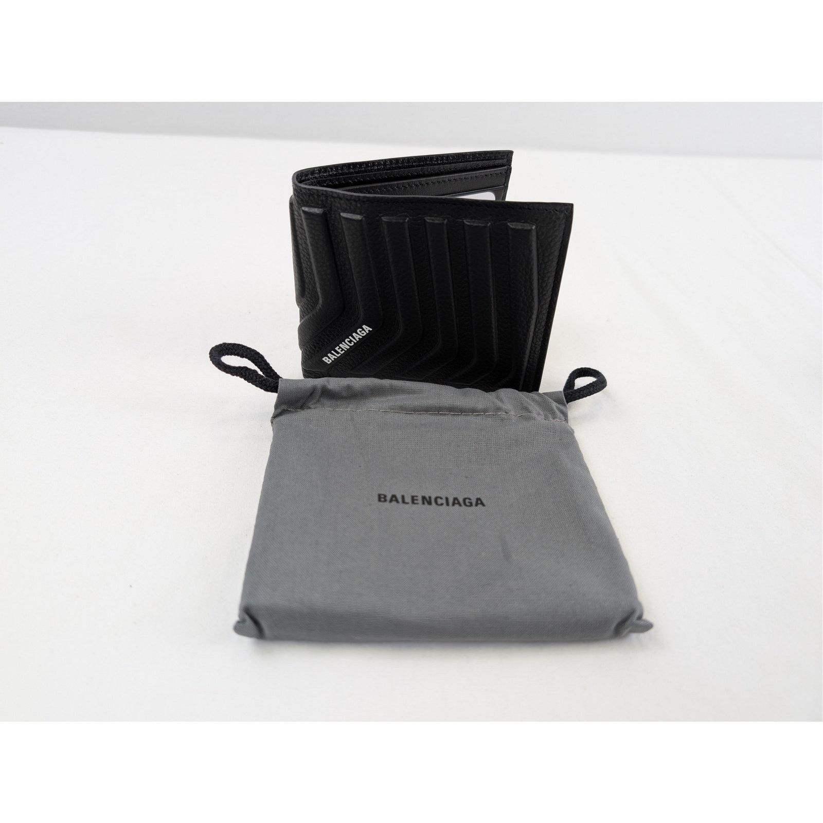 Balenciaga o1rshd1 Size: OS / Men's Wallet in Black Size ONE SIZE - 10 Thumbnail