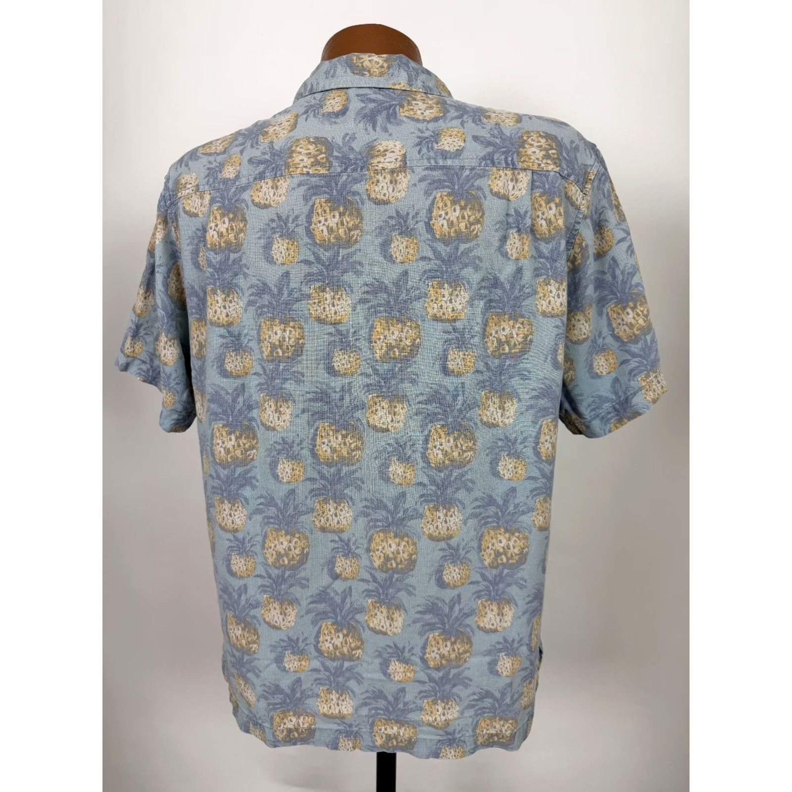 Tommy Bahama Tommy Bahama Shirt Men Medium Silk Hawaiian Camp Pineapple Beach Aloha Luau Blue Shirt Mens Medium Silk Hawaiian Beach Pineapple Size US M / EU 48-50 / 2 - 6 Thumbnail