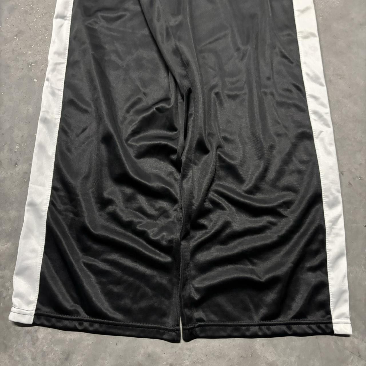 Japanese Brand × Vintage Crazy Vintage Y2K/2000s Baggy Black White Striped Skater Drill Essential Track Pants! Size US 32 / EU 48 - 4 Thumbnail