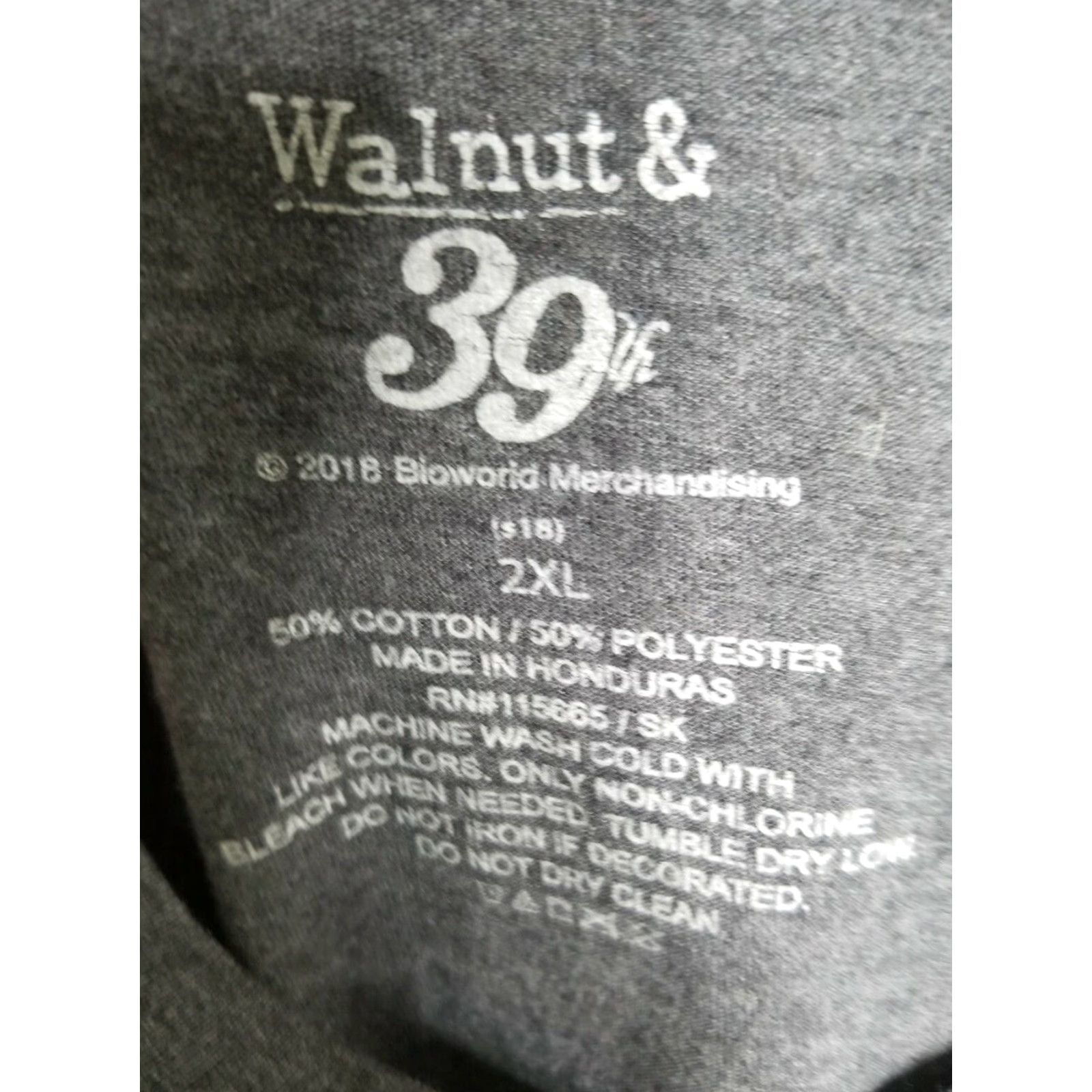 Vintage Walnut and 39th Mens 2XL Grey Parody T-Shirt “Guac And Roll” Shirt Adult 2XL Grey Funny T-Shirt Mens Size US XXL / EU 58 / 5 - 3 Thumbnail