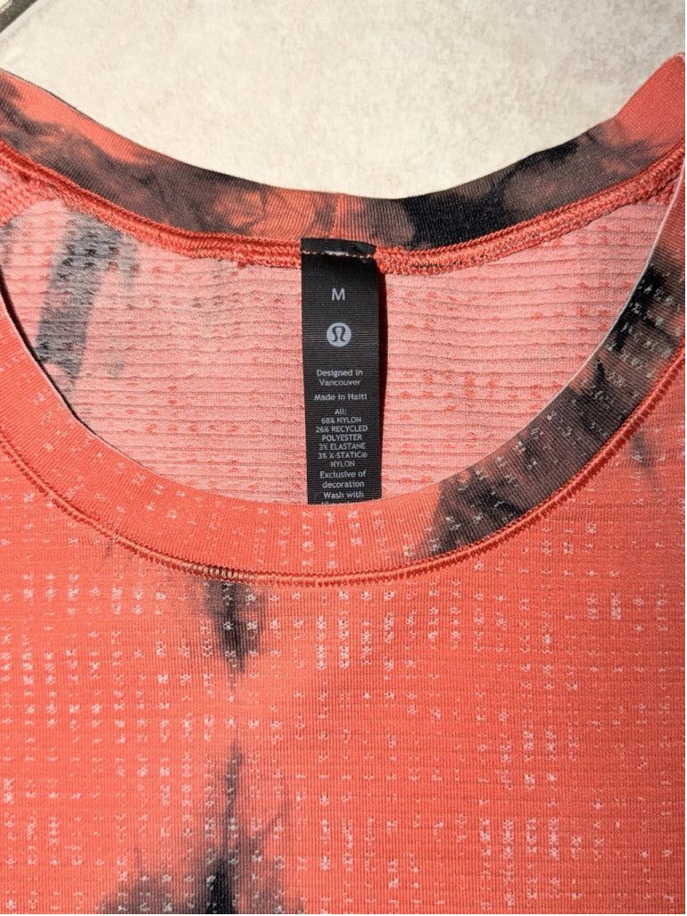 Lululemon LULULEMON METAL VENT SHORT SLEEVE ORANGE BLACK SIZE MEDIUM Size US M / EU 48-50 / 2 - 4 Thumbnail