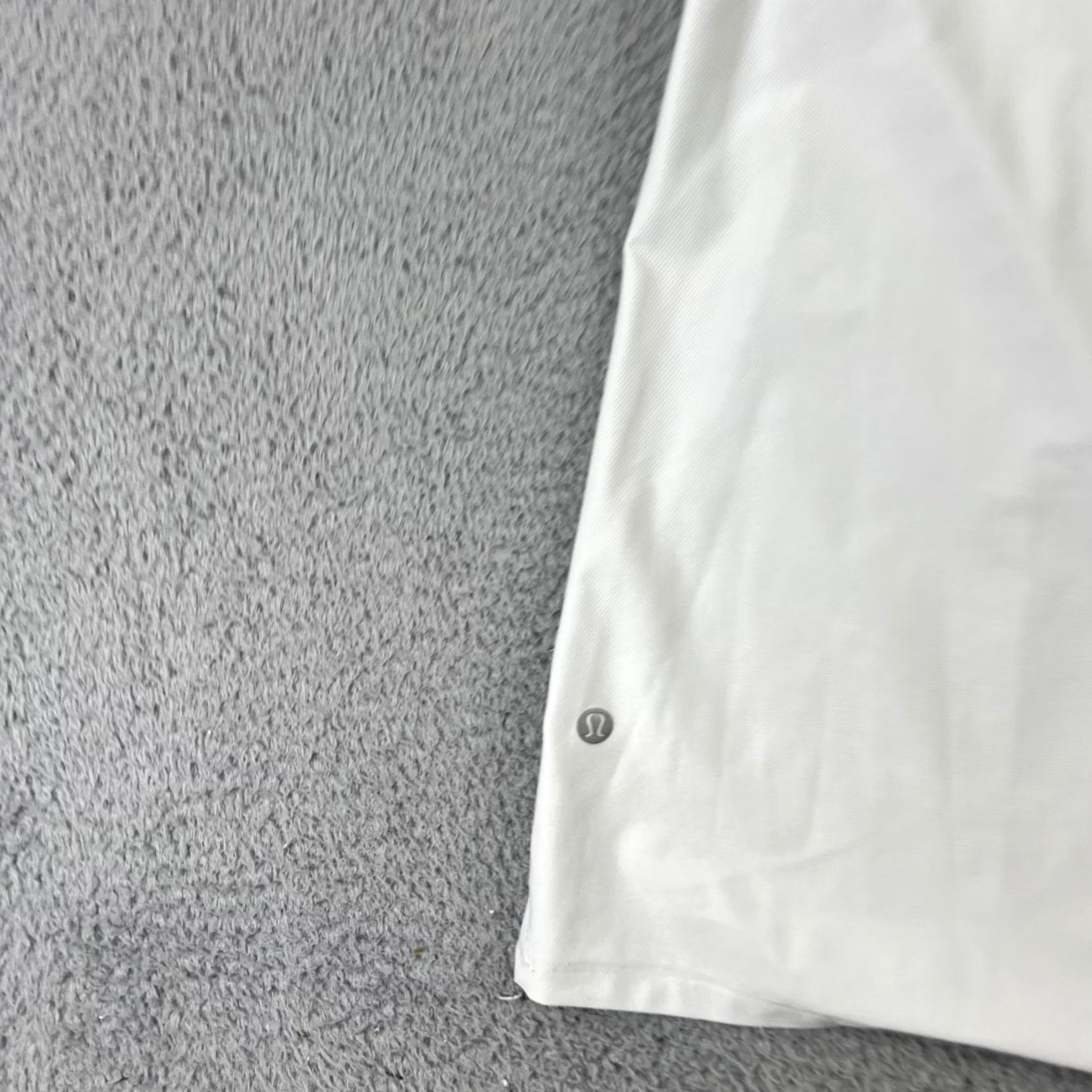 Lululemon Lululemon Vented Tennis Short Sleeve Shirt Light White Mens L Size US L / EU 52-54 / 3 - 7 Thumbnail