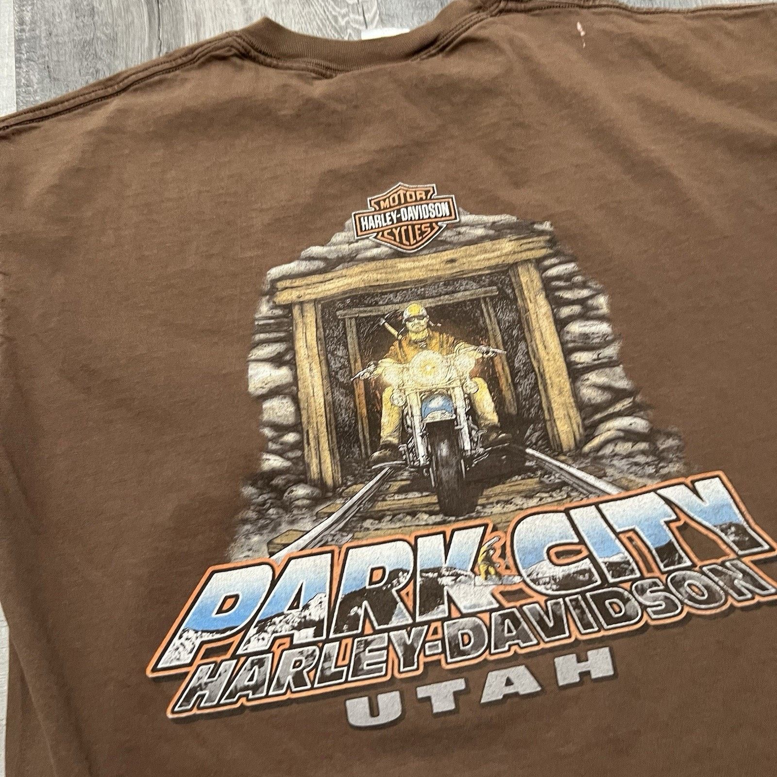 Harley Davidson VTG Harley Davidson Park City Utah Mine Tunnel Biker T Shirt Size US XL / EU 56 / 4 - 4 Thumbnail