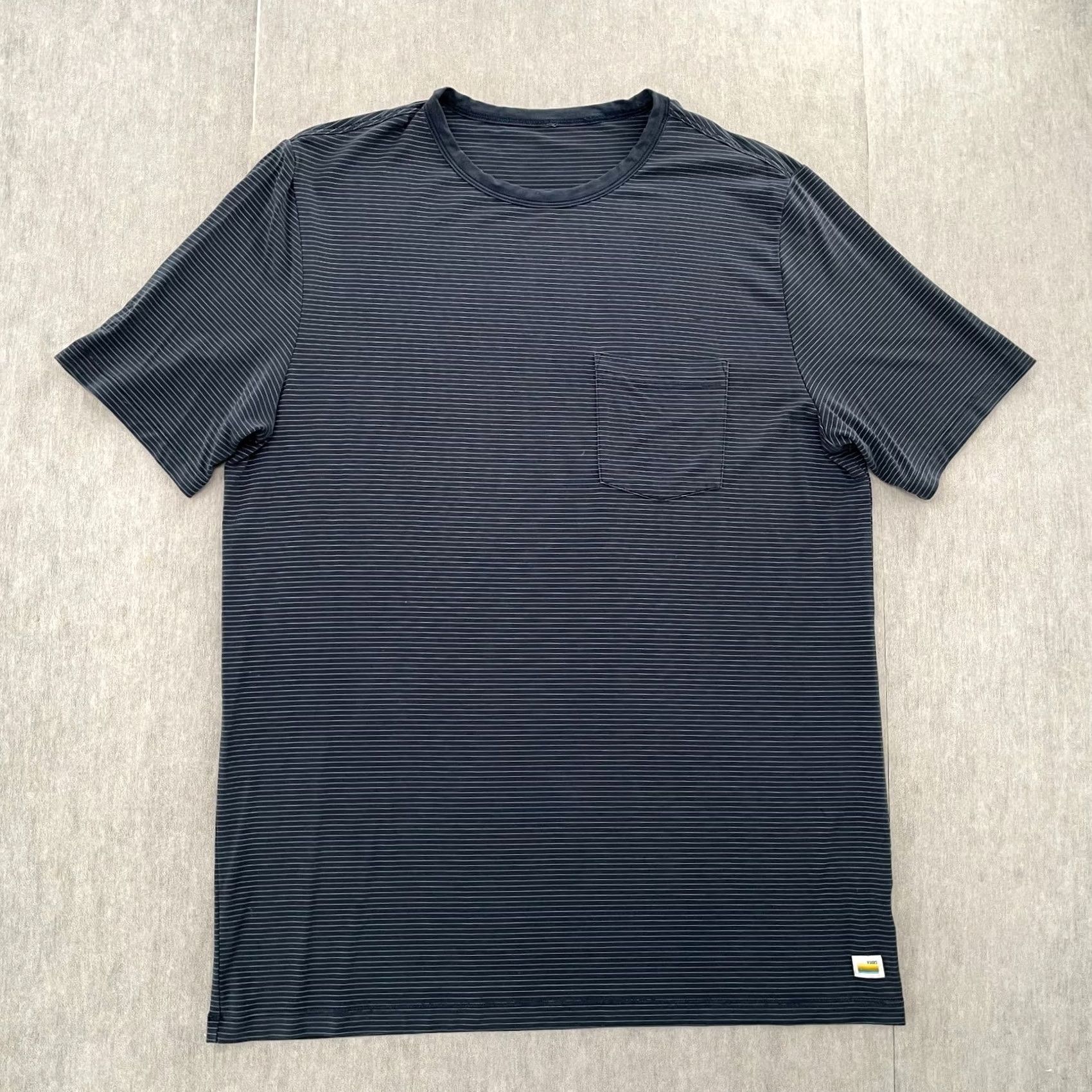 Vuori Vuori Shirt Adult Medium Blue Linear Tech Performance Tee Pocket Stretch Mens M Size US M / EU 48-50 / 2 - 2 Thumbnail
