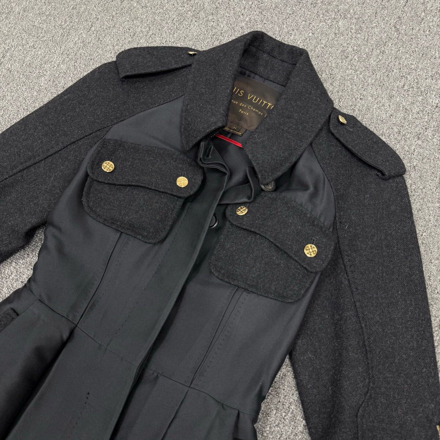 Louis Vuitton Louis Vuitton black wool gold button Monogram overcoat 34 Size XS / US 0-2 / IT 36-38 - 3 Thumbnail