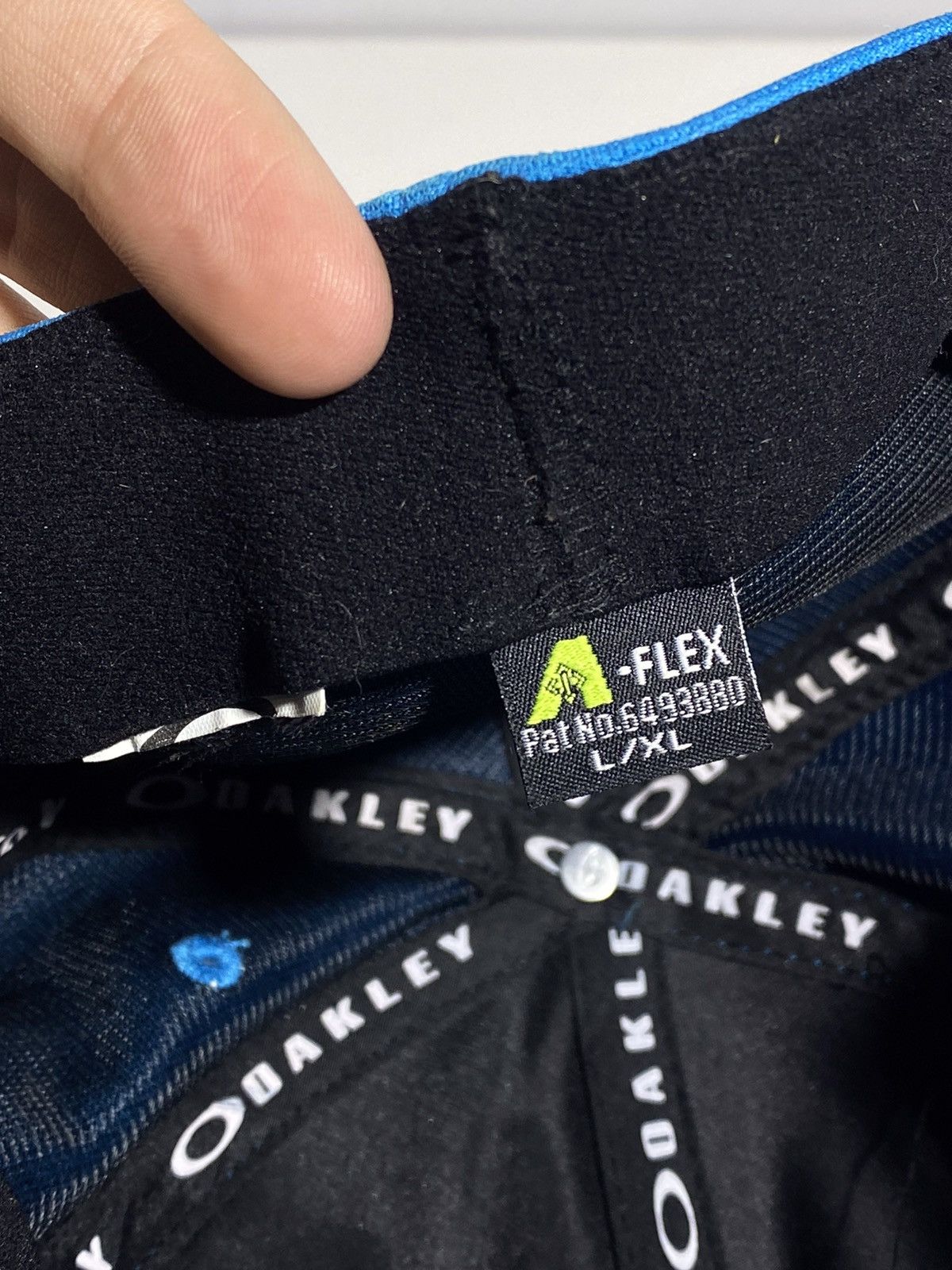 Oakley 🔥Y2K OAKLEY METAL ICON FLEX FIT CAP BLUE RARE GORPCORE STYLE Size ONE SIZE - 11 Thumbnail