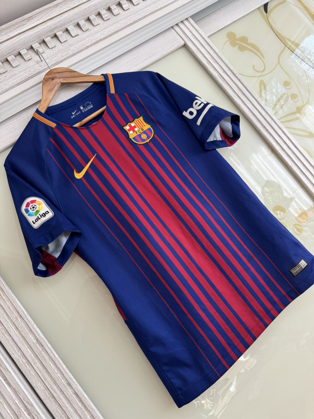 Nike Barcelona 2017-2018 Home Soccer Jersey Football Kit Shirt Size US S / EU 44-46 / 1 - 4 Thumbnail