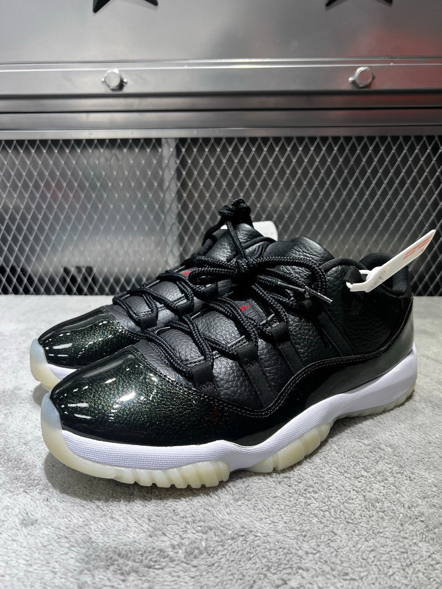 Nike Nike Retro Black Lowtop Sneakers 44 Men Size US 10.5 / EU 43-44 - 1 Thumbnail